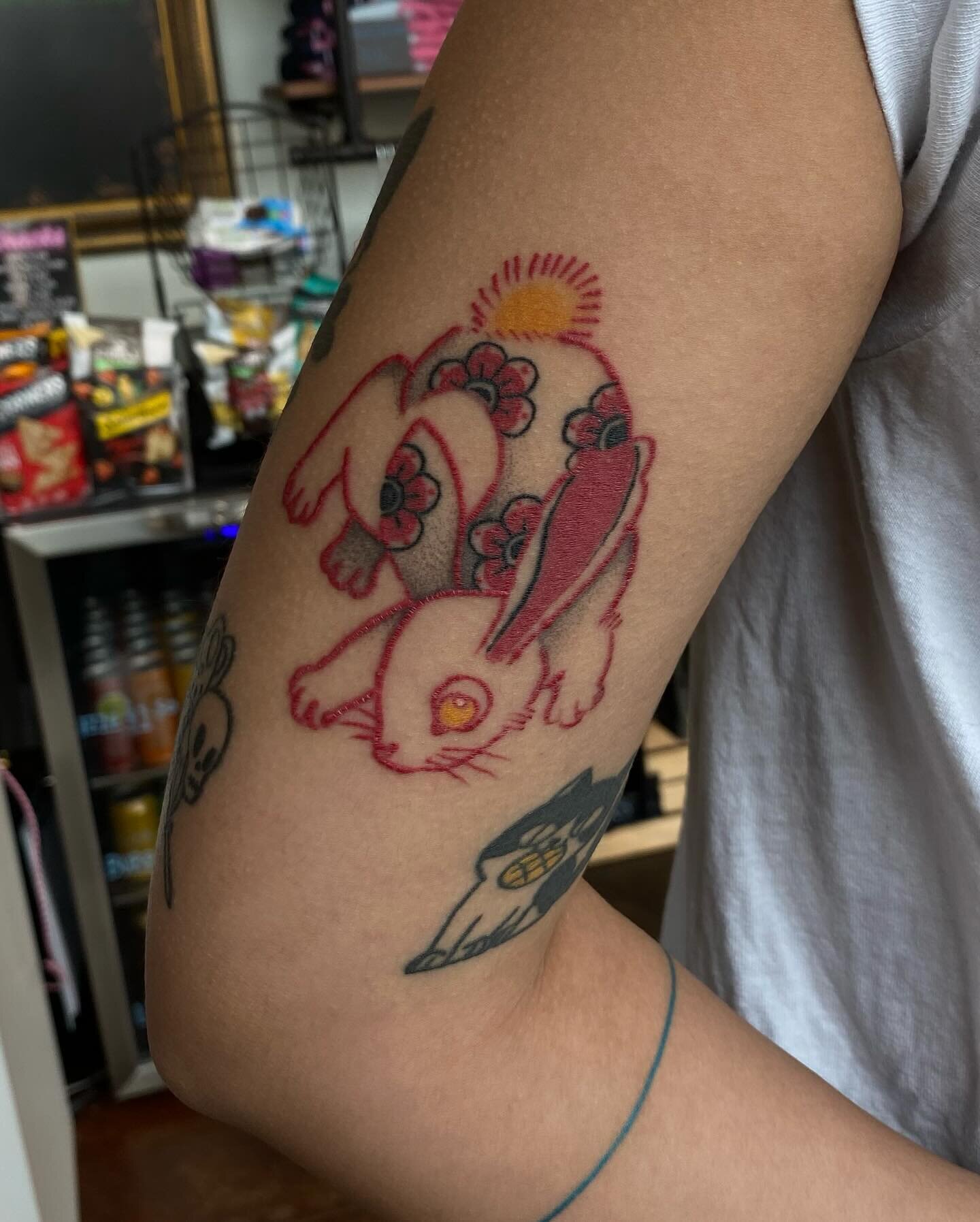 Healed/Healing color tatties for tawni :) + fresh fingies 

My books are open for April/May!! Link in bio for Consultations, or DM :) thanks for looking ❤️🖤❤️