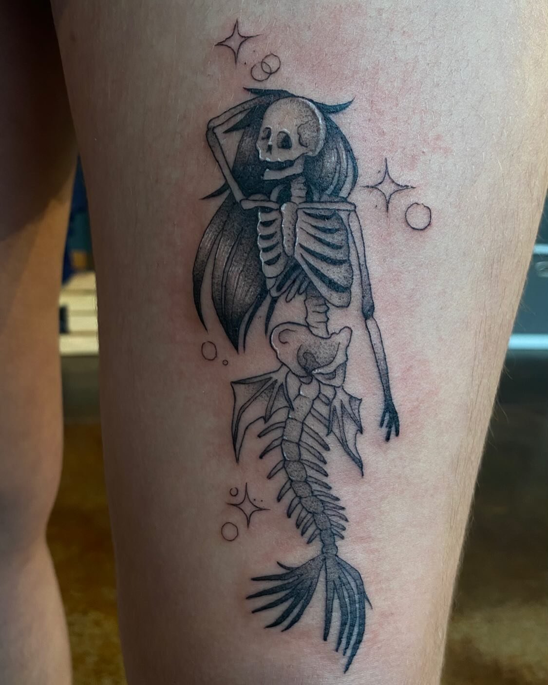 Cool skeleton mermaid I did about a week ago🖤🖤🖤 

#skeletontattoo #skeletonmermaid #blackandgreytattoo #stl #tattoo #mermaid #stltattooartist #alchemytattoocollective #cheyennetattooequipment