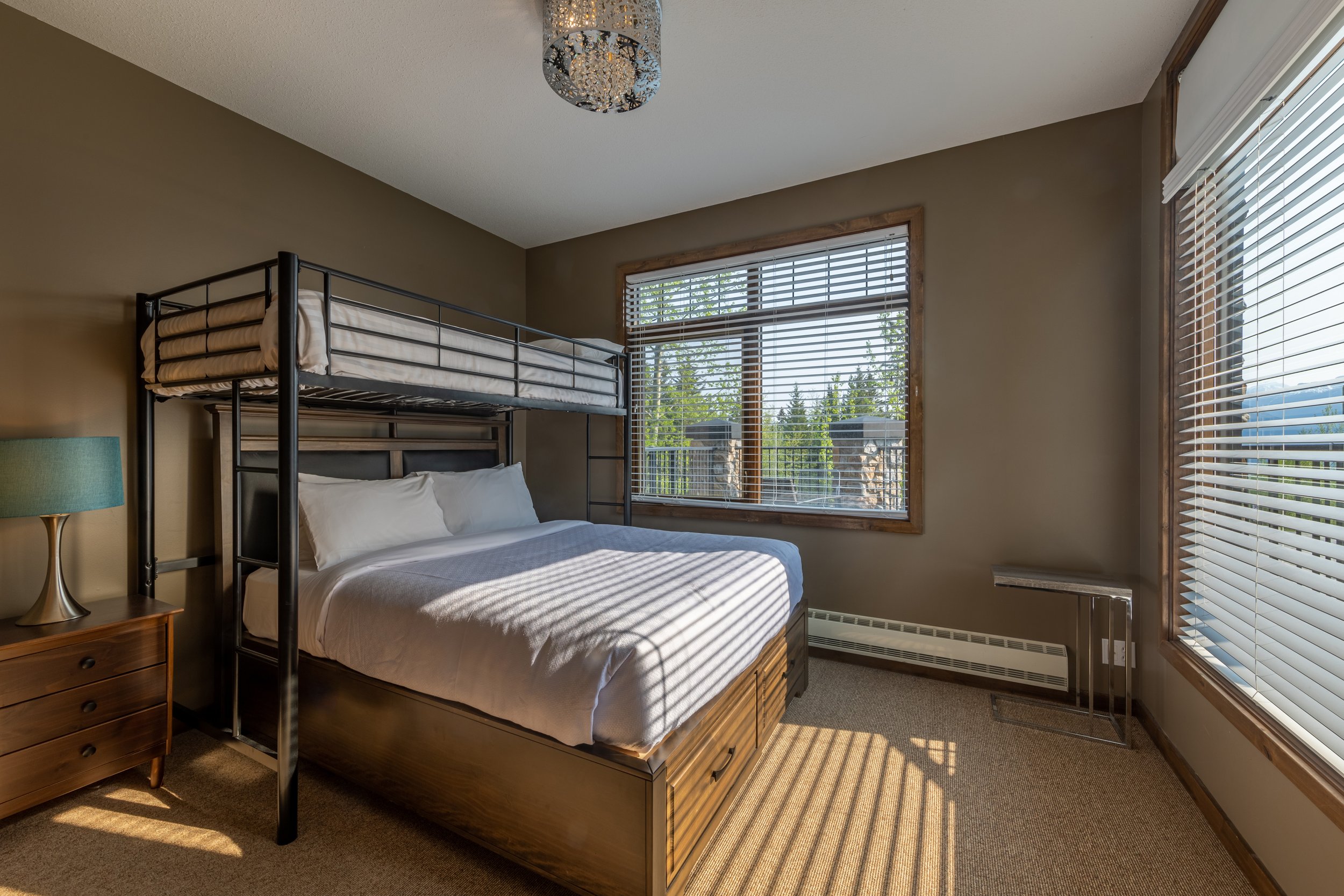 Bedroom with Loft Bed in Glacier Mountaineer Lodge | 3-Bedroom Suite