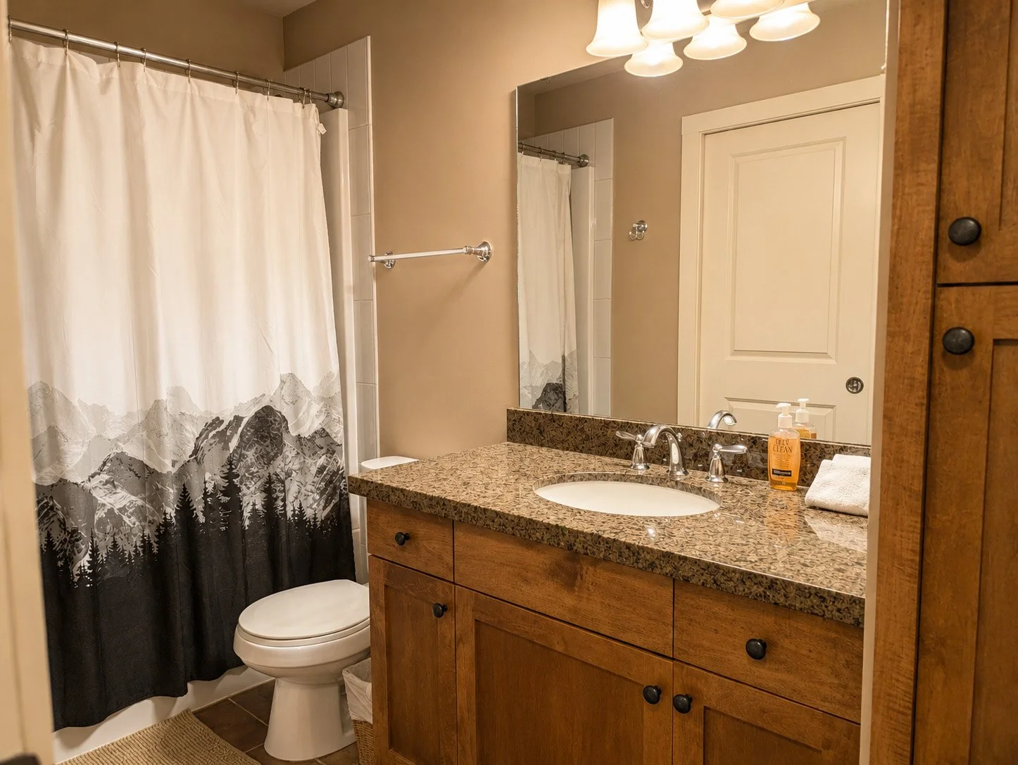 Aspens Bathroom.jpg