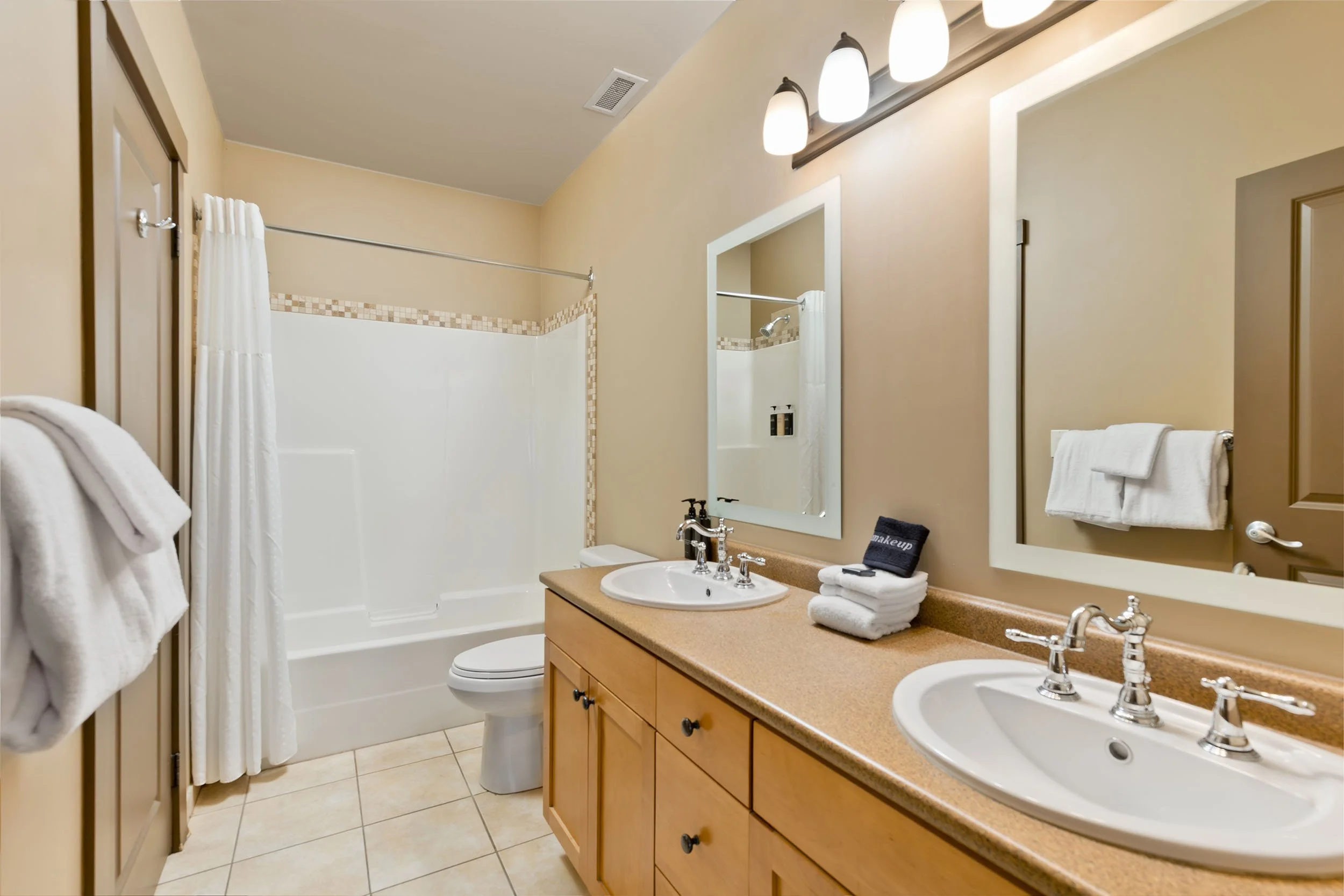 210A Bathroom.jpg