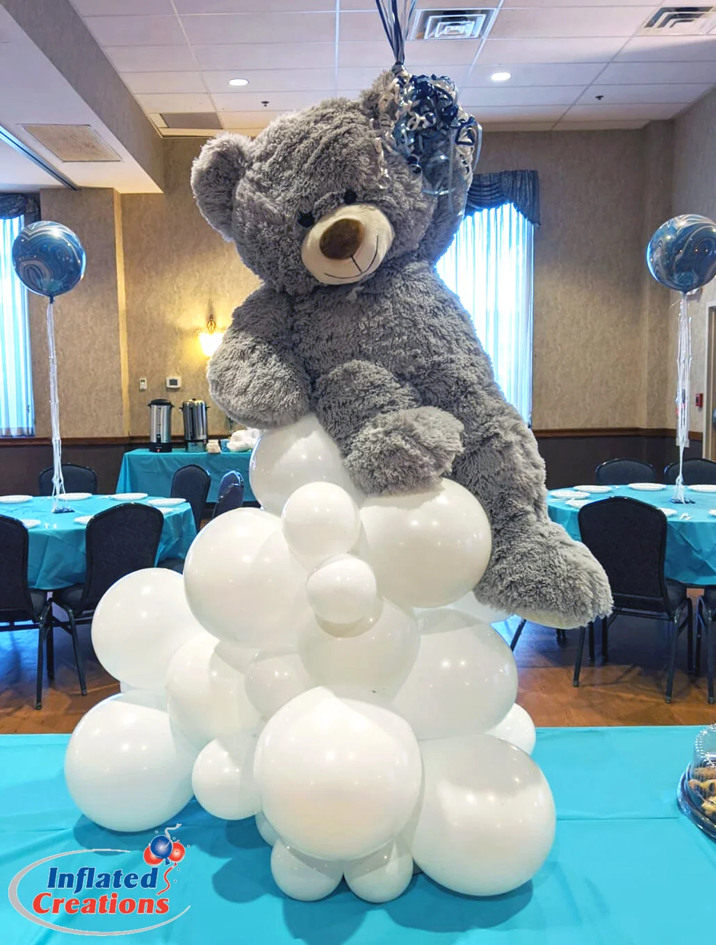 floating teddy bear balloon