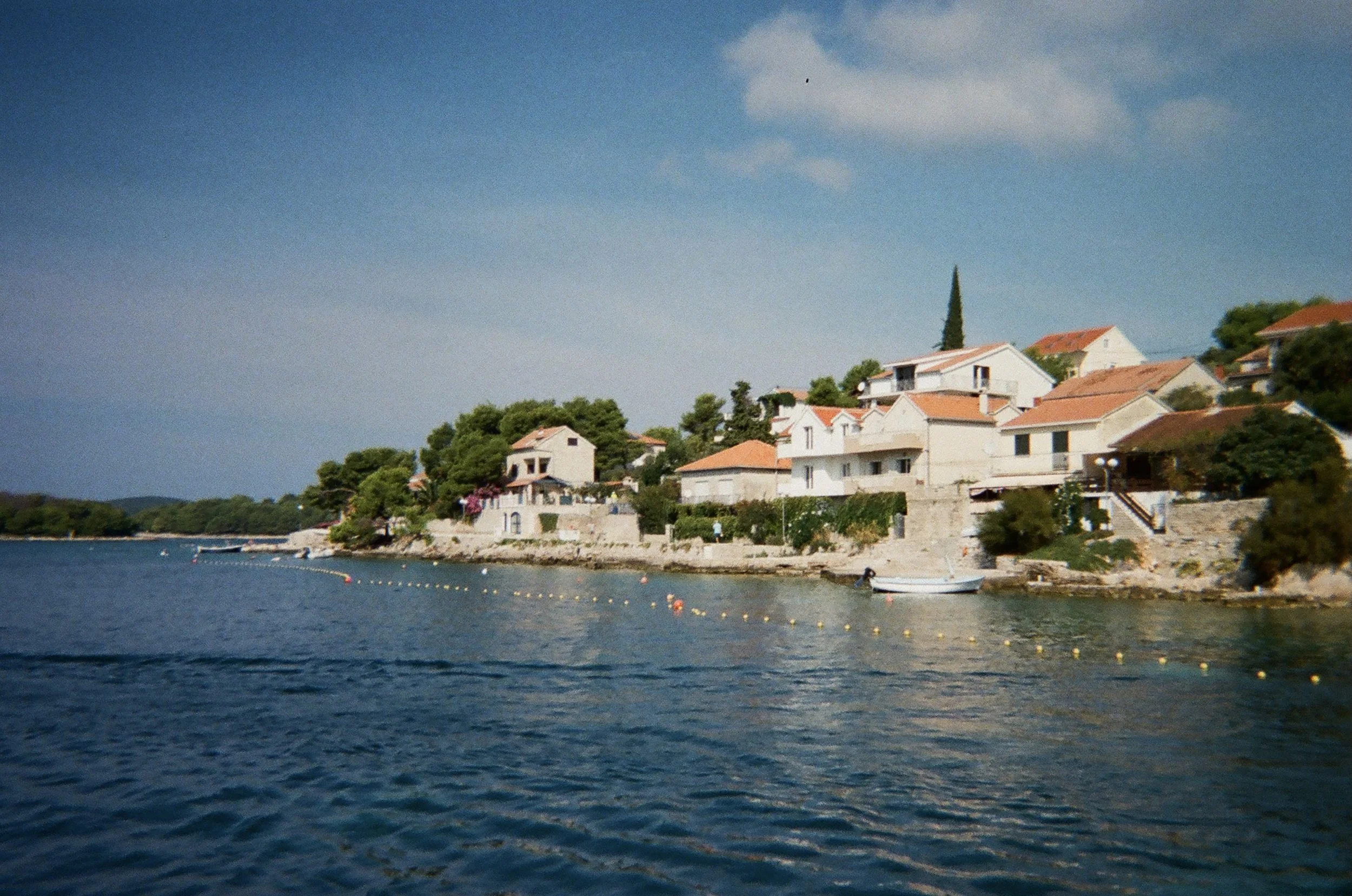 60350040.jpg