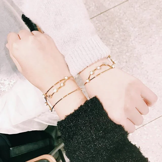 ⚪️⚫️⚪️⚫️ Challenges keep coming and coming... wish we could have a late night mcdonalds date again to chat, hug and cry together 🙆🏼🙆🏾 #missyou#bff#keepgoing#girlsdate#love