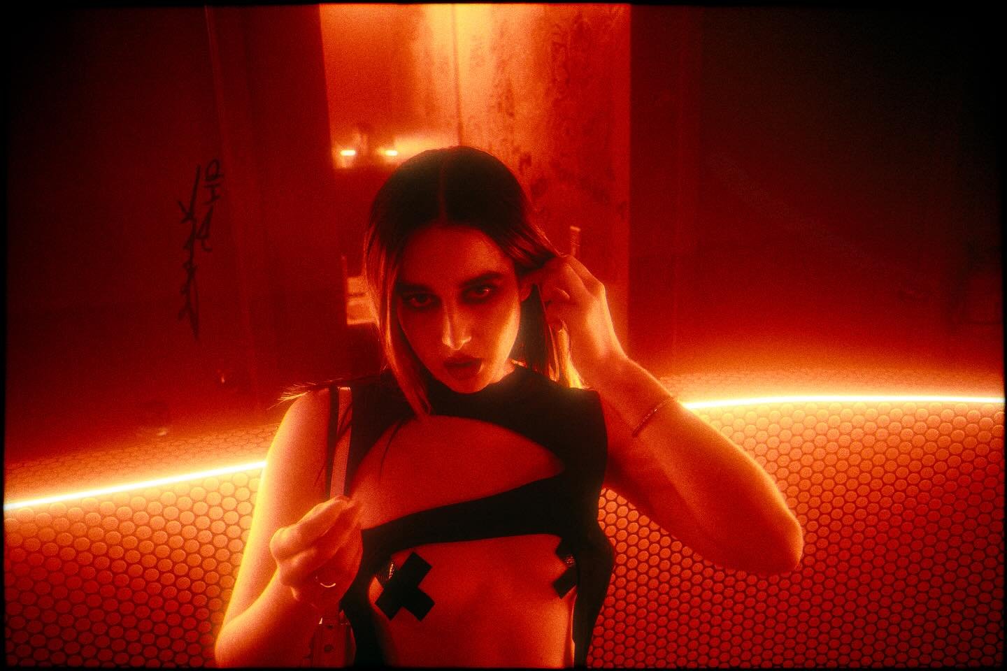 Photos from @hotfix.nyc at @rash_nyc by @emsieler 

From the booth to the dance floor, my bestie owned her first time hosting and DJing, and she ate!! Proud is an understatement. Welcome to the era of Em after dark. ✨♨️ #BushwickNights #RashNYC #Quee