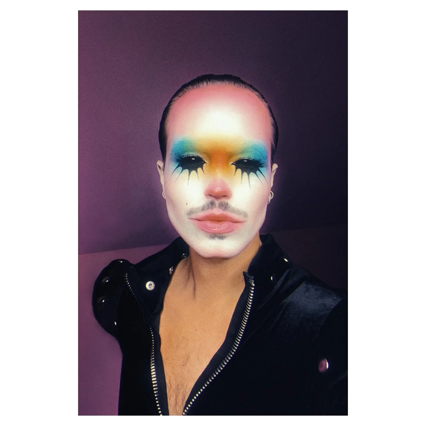 Feeling the fantasy in this Serge Lutens inspired photo. Makeup by me, inspired by a punk clown.

Face @kryolanofficial TV paint stick in 070, @rcmamakeup no color powder
Eyes and cheeks @blendbunnycosmetics Primal Palette
Lips @makeupforever and @is