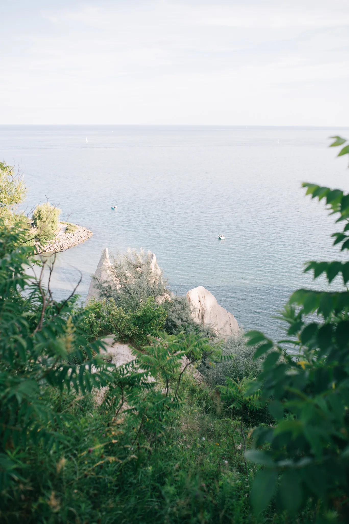 toronto-engagement-scarborough-bluffs-1.jpg