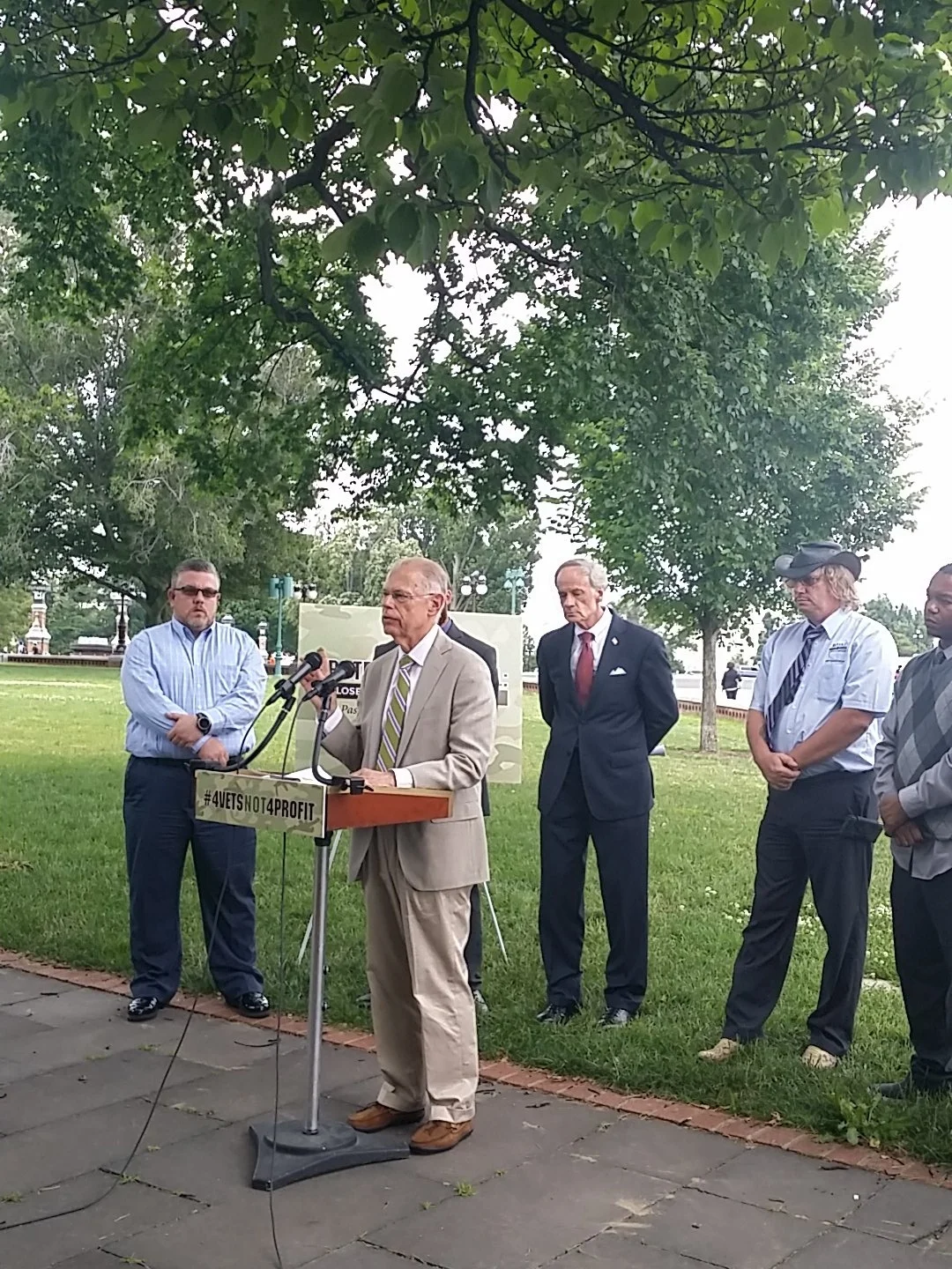 VES policy director Walter Ochinko Speaks at 90/10 press conference with sen. carper, sen. blumenthal, and student veterans, june 2016