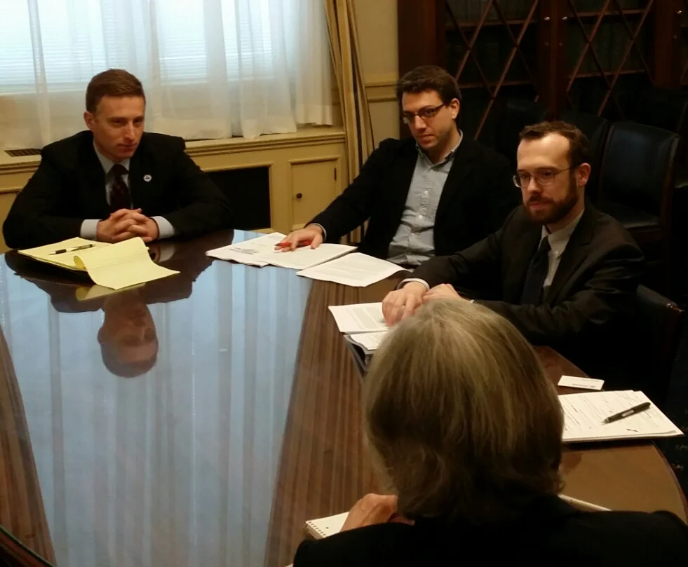 VES Legal director sean marvin (l) & yale law school veterans legal services clinic students tell house veterans affairs committee about their findings of predatory college treatment of veterans (may 2017)