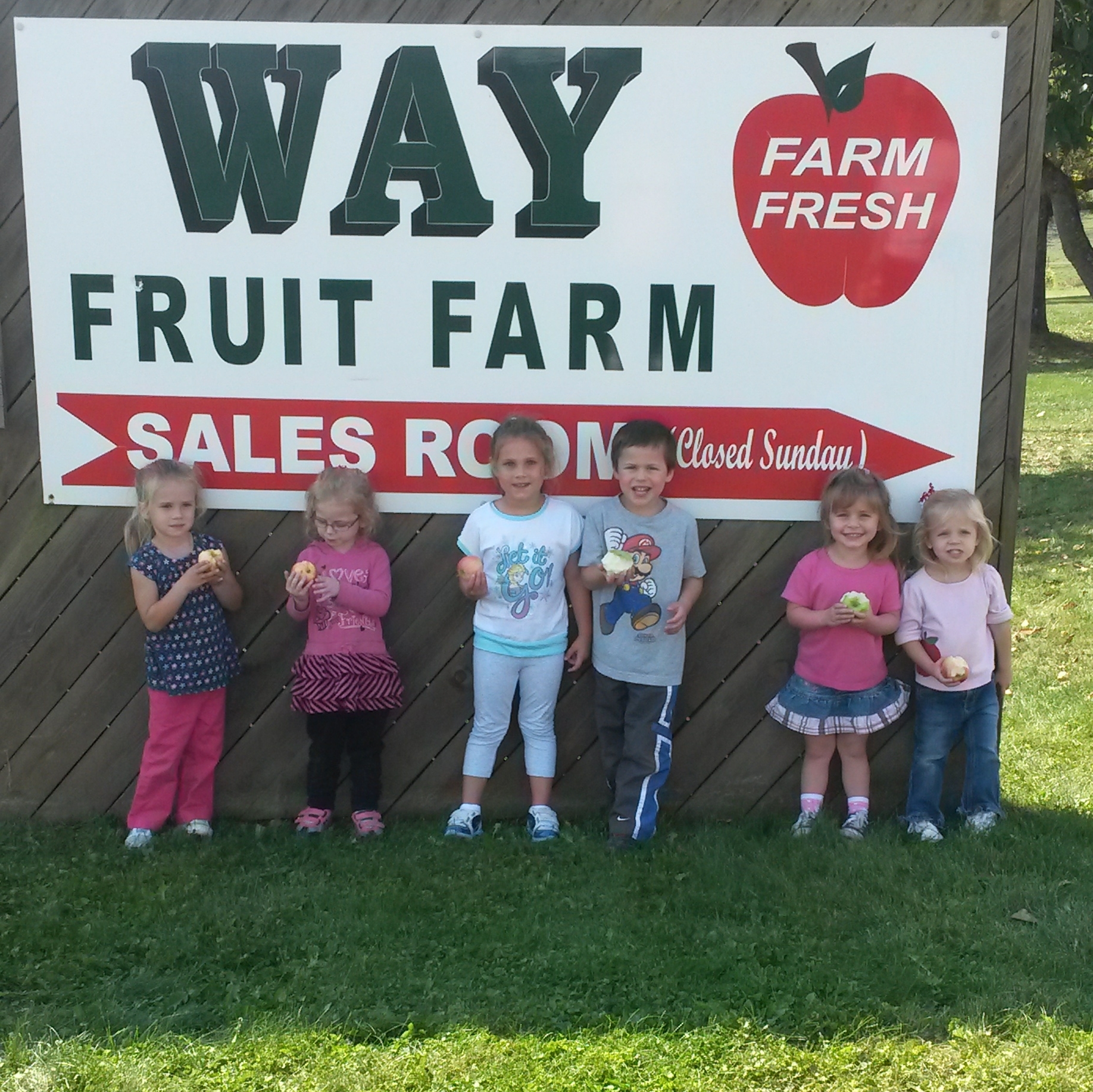Field Trip to the Way Fruit Farm.  Apples- YUM!!