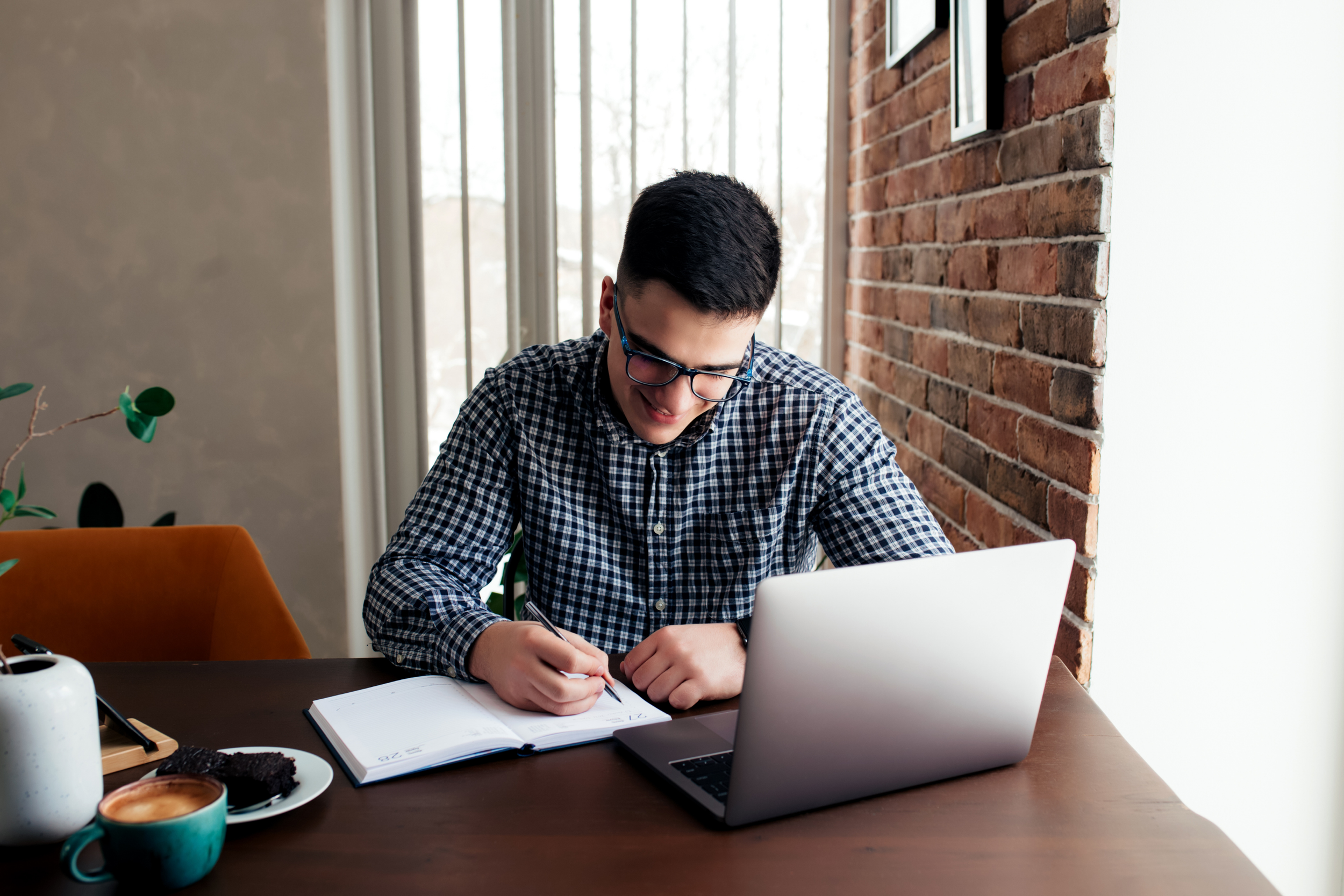Your 2025 Career Close-Out Guide: A Year-End Checklist to Jumpstart Your 2026 Job Search