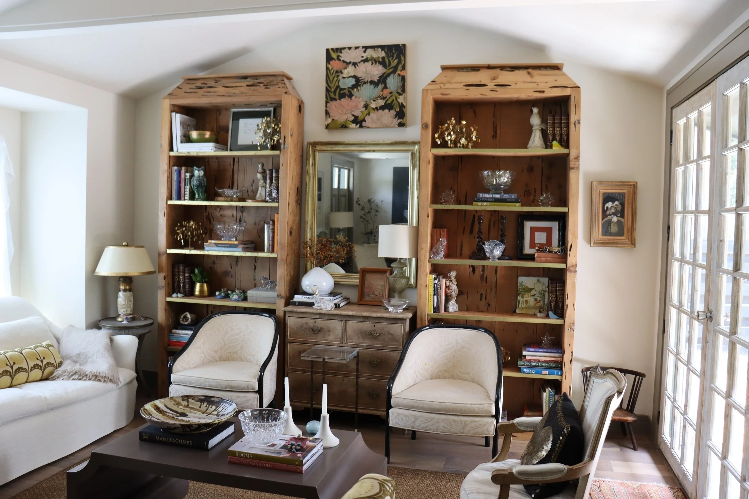 The Art of Bookshelf Styling: Elevate Your Interior Design Game