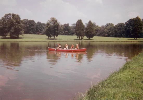 canoe.jpg