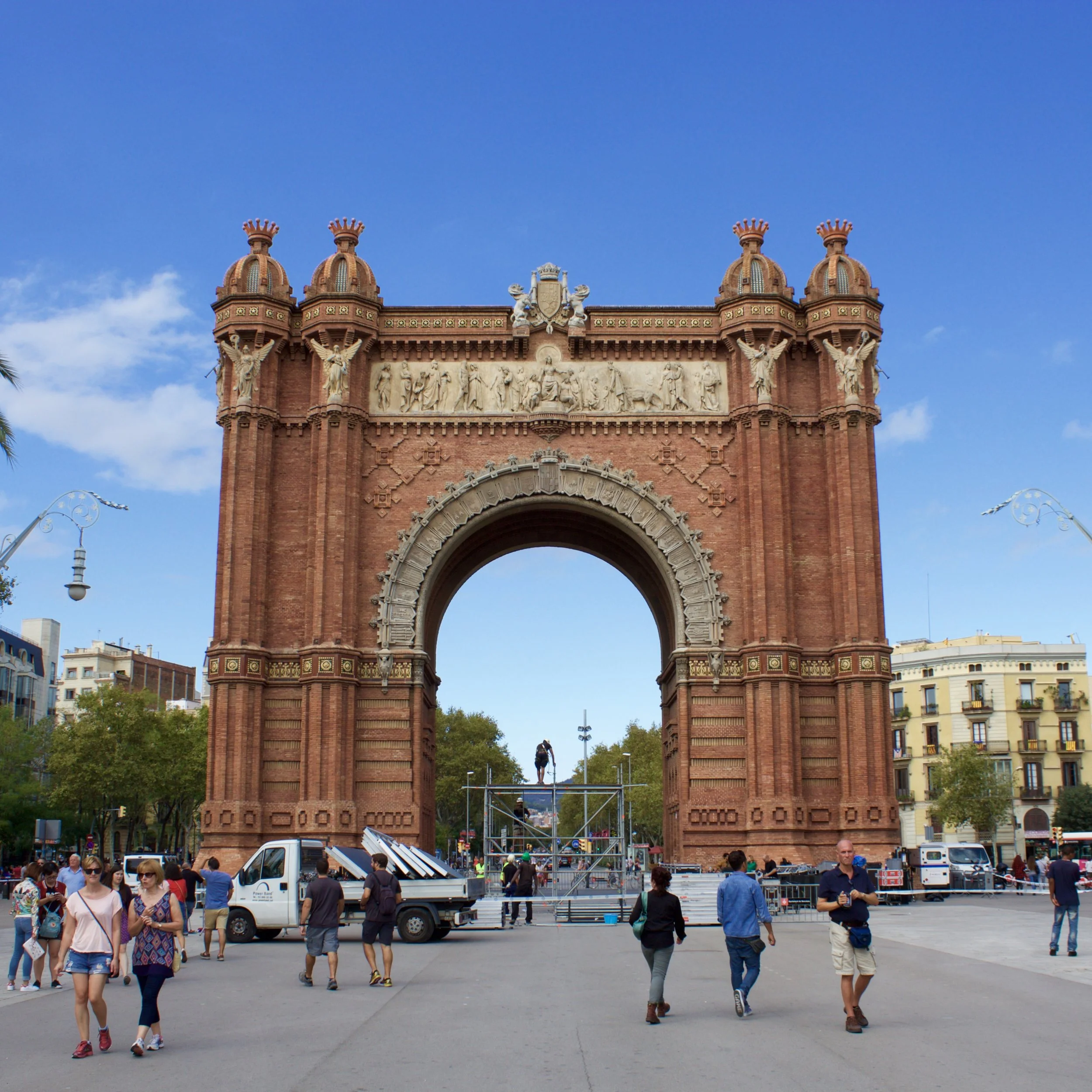 Samantha McNeil Blog Barcelona Arc De Triomf