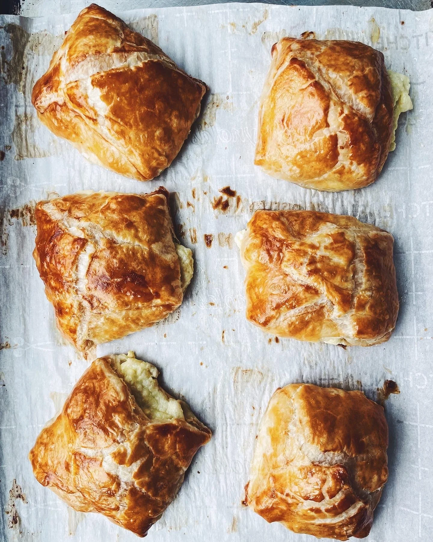 Penovani Khachapuri