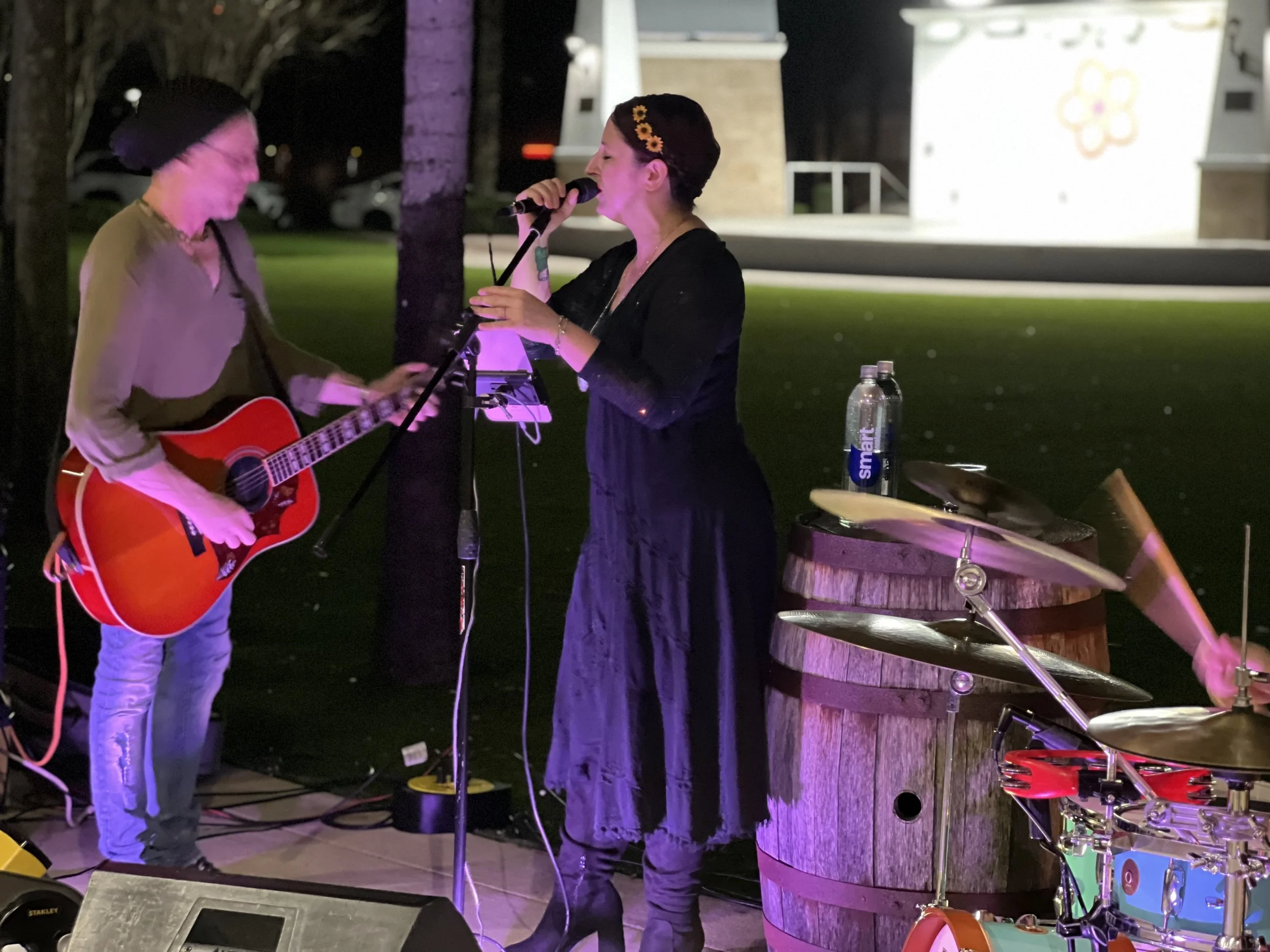Burt &amp; Max’s - Live Music Fridays