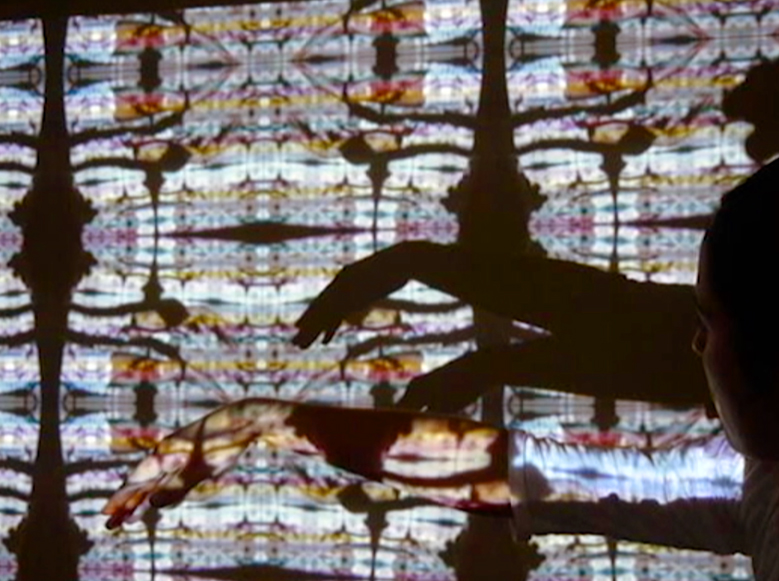   personal resarch , interactive pattern projection through webcam, 2015 