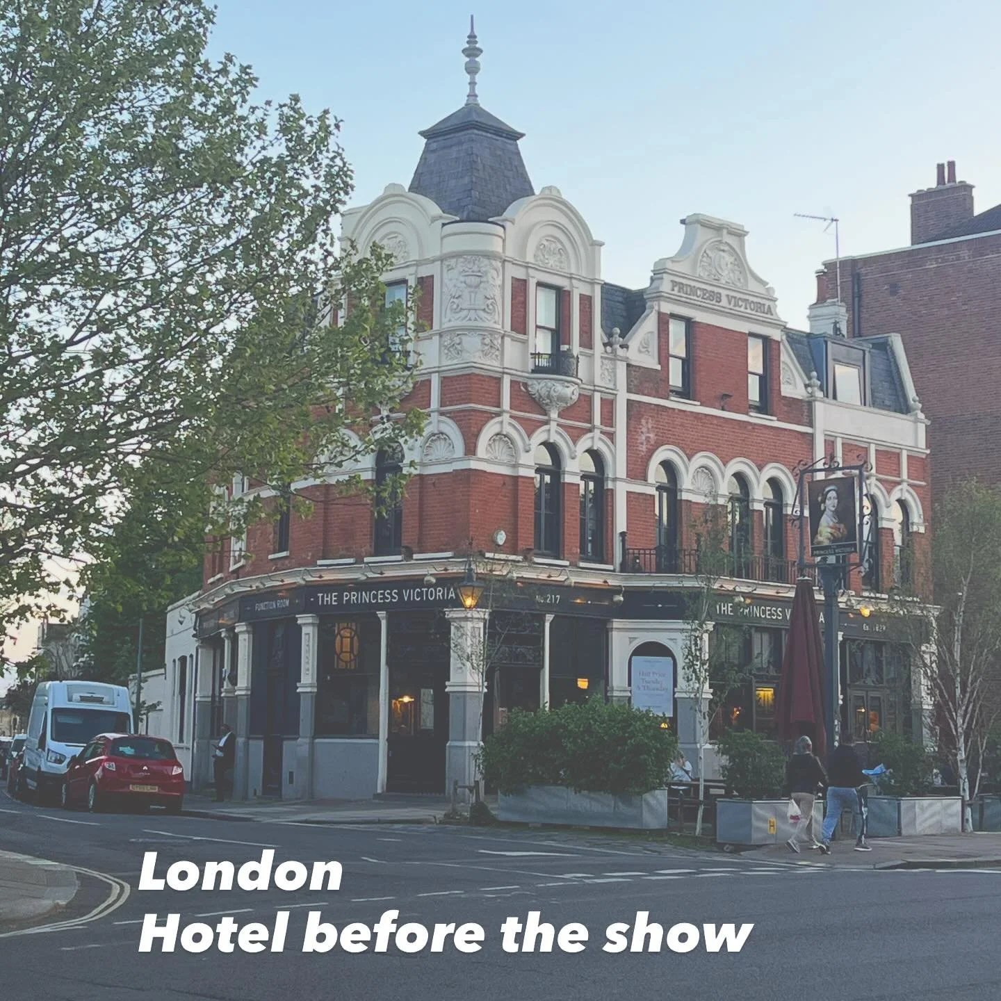 Hello London!  What a hidden gem this spot is. 
Can&rsquo;t wait for tomorrow&rsquo;s show at @bushhallmusic w/ @joshuaradin and @bthetrain