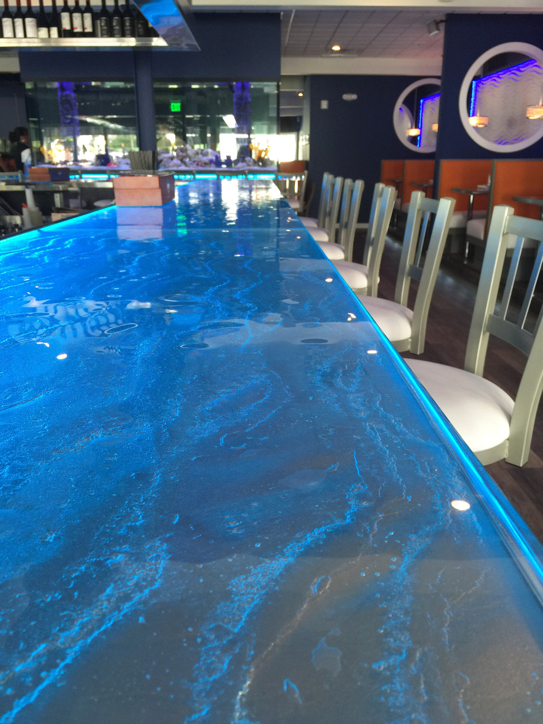 Fins Glass Bar Top 