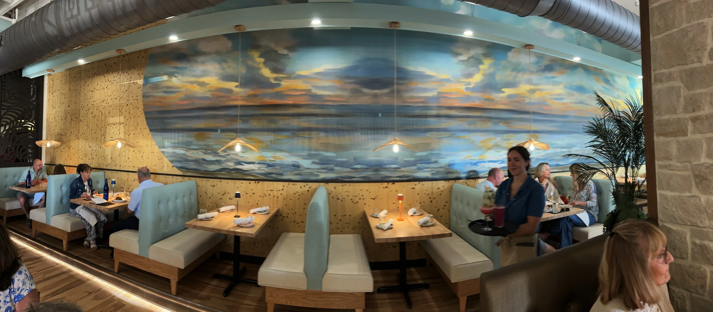 restaurant design murals