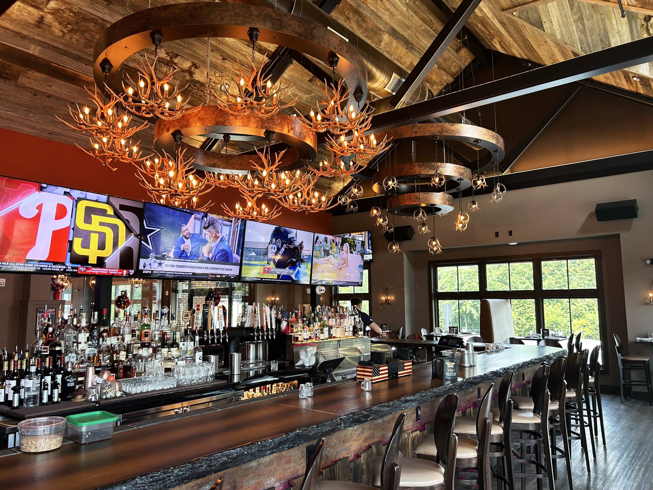 restaurant_design_old silver tavern