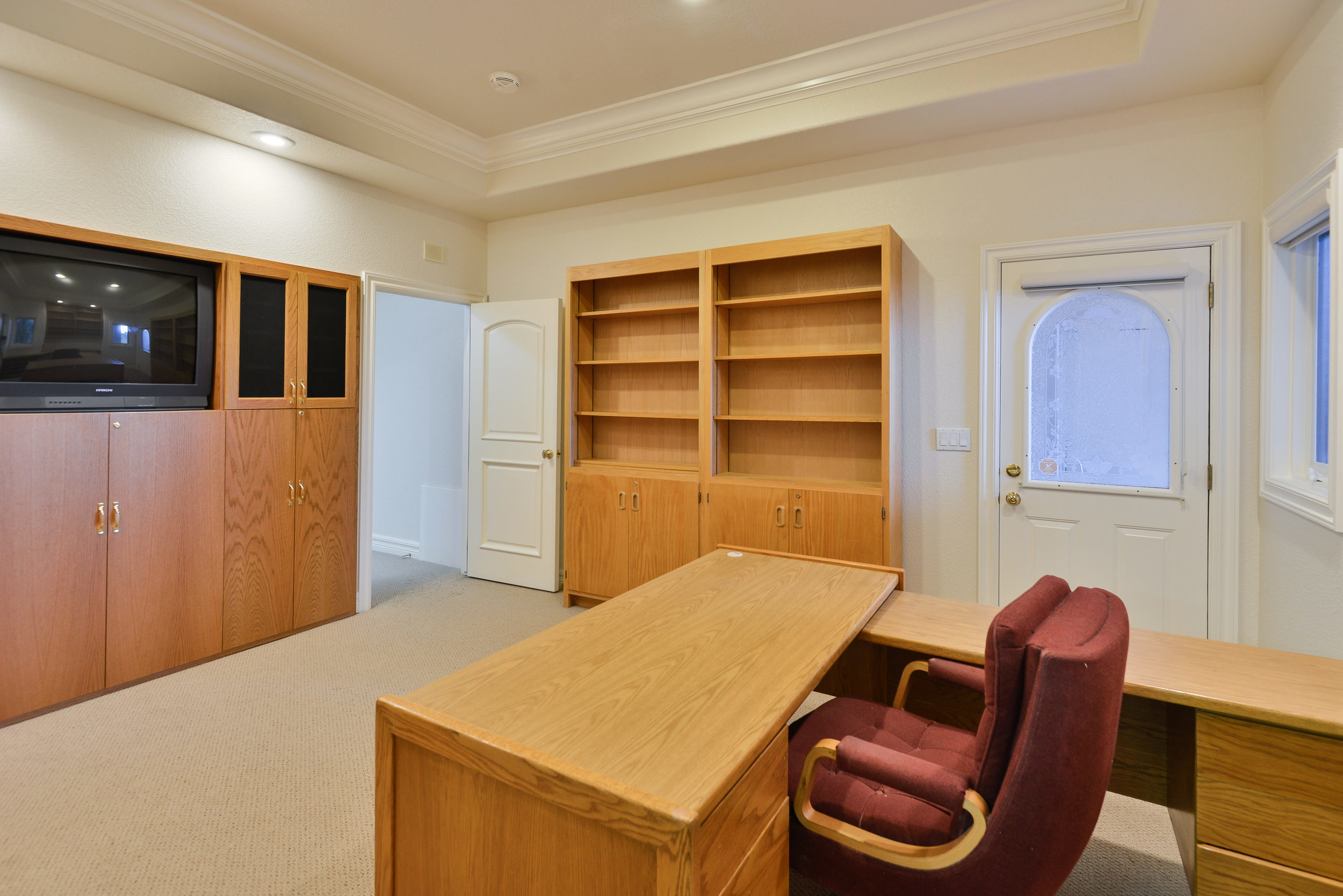 25 - Office with built ins.jpg