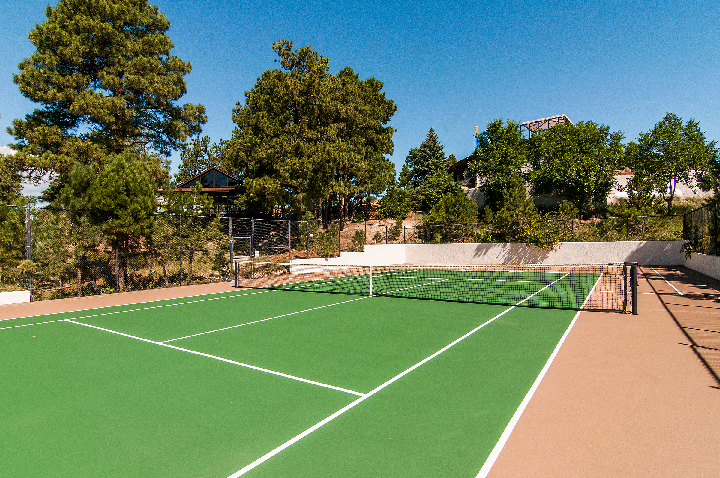 1377641_Tennis-Court_high.jpg