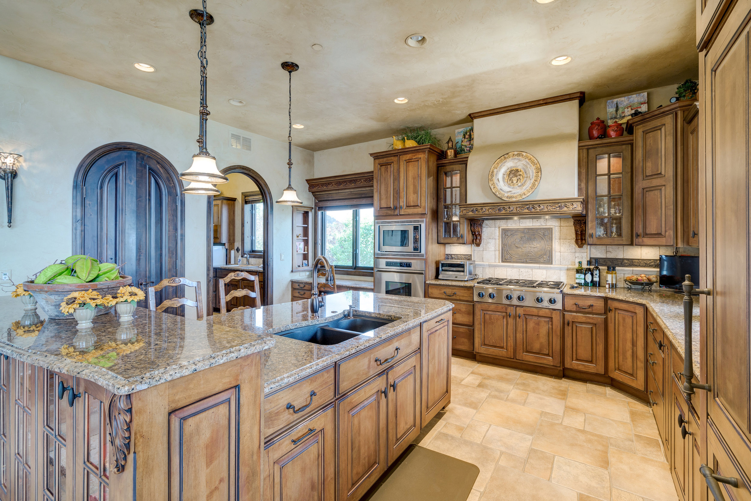 10-Kitchen.jpg