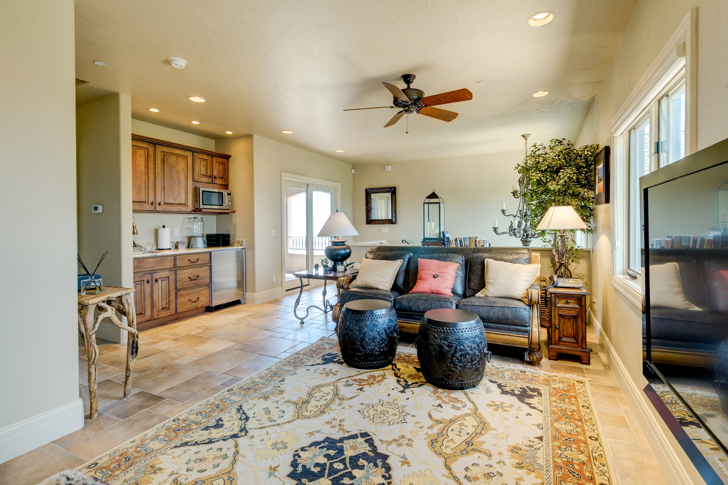 13-Guest Sitting Room with Wet Bar.jpg