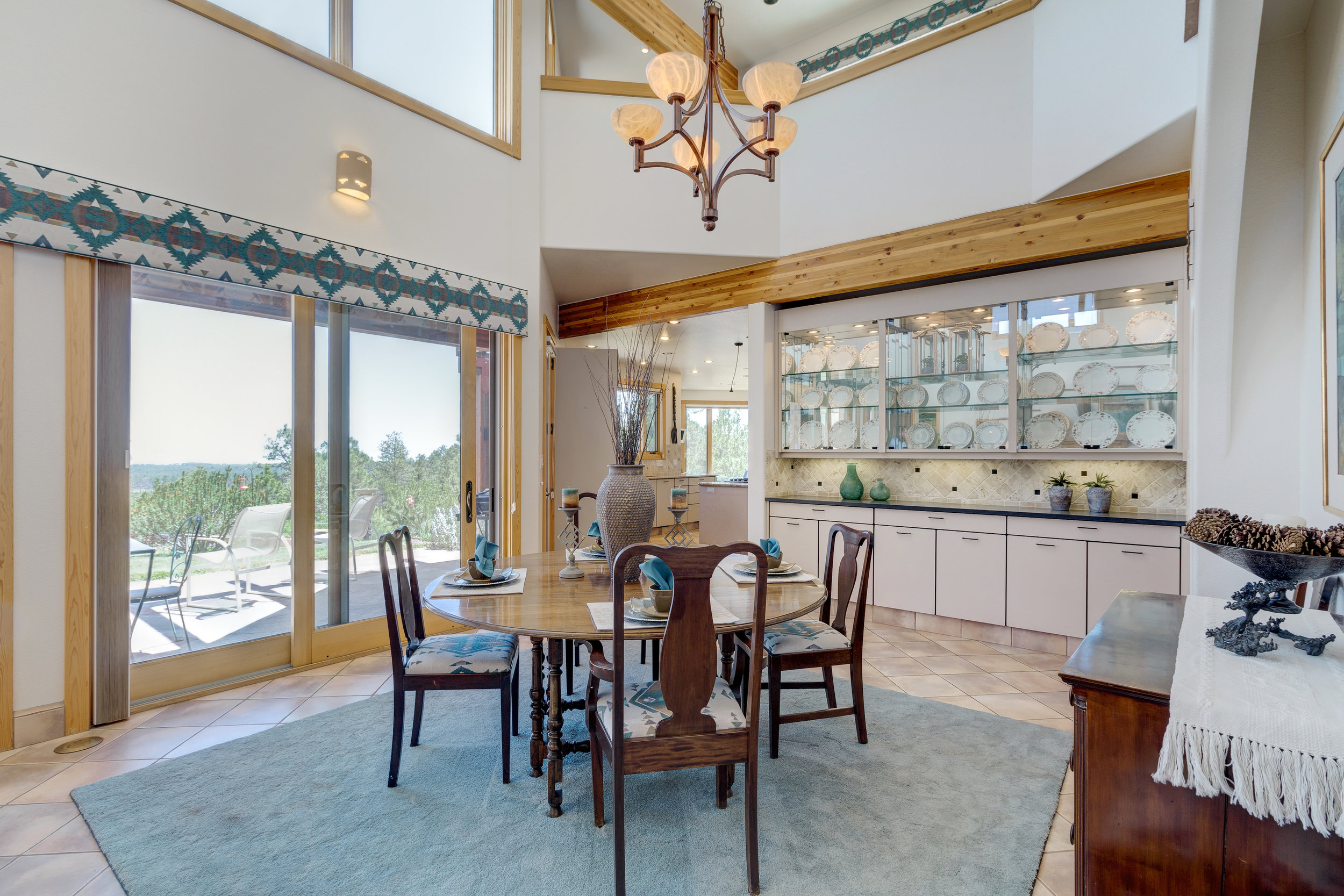 10-Dining Room.jpg