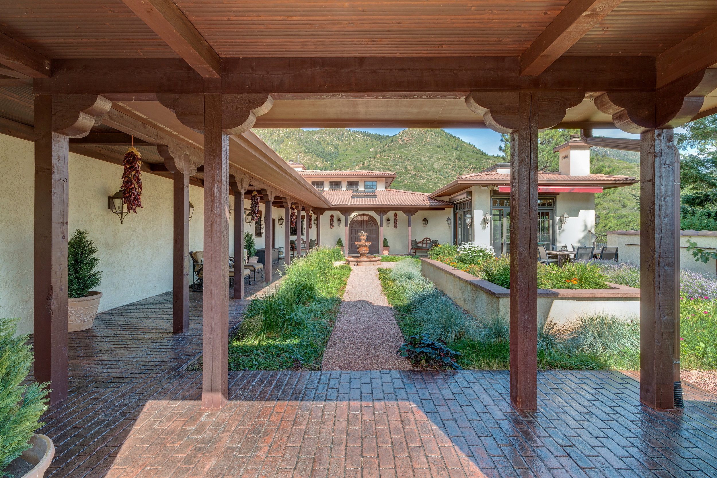 2-Courtyard.jpg