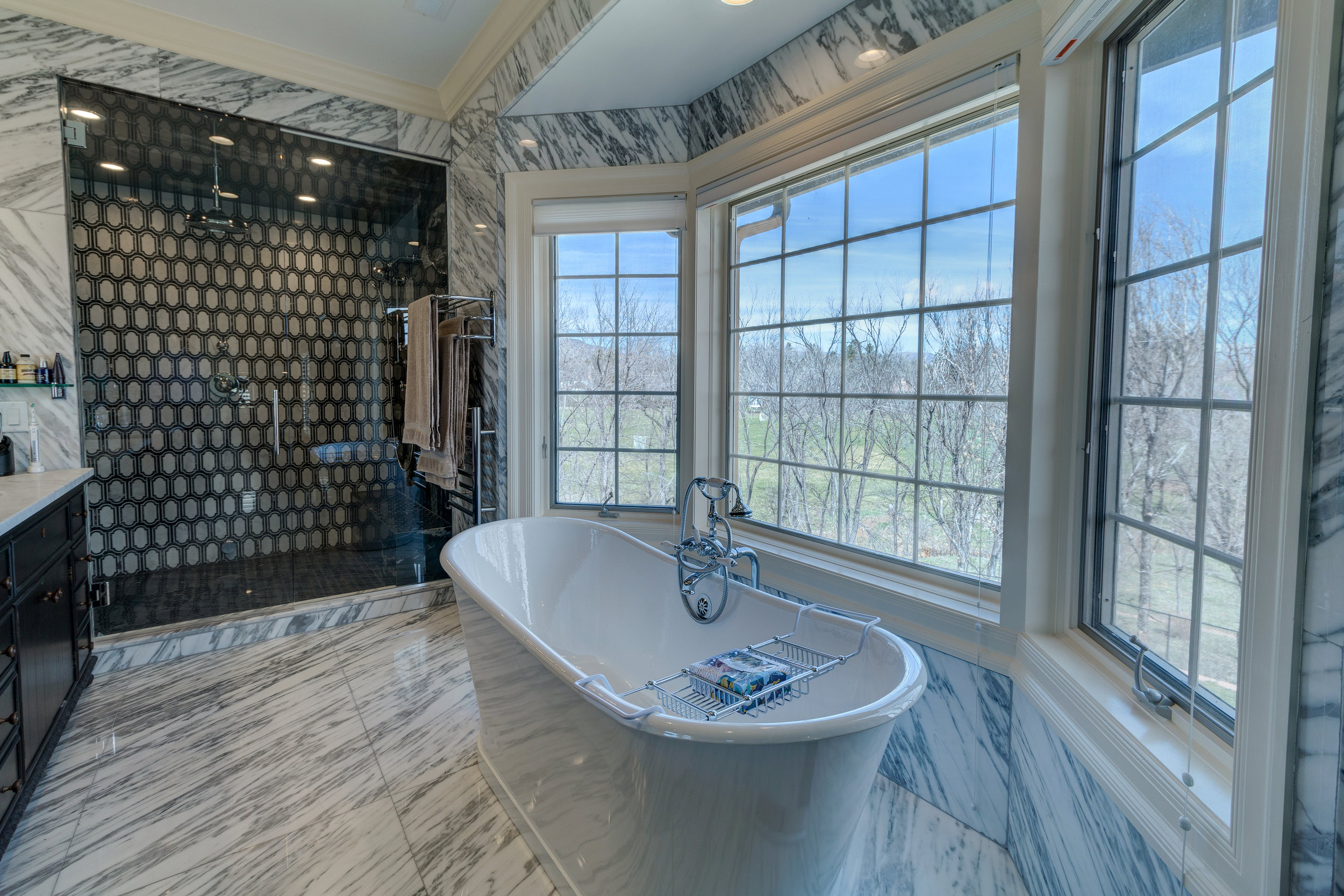 23-Upper level master bath.jpg