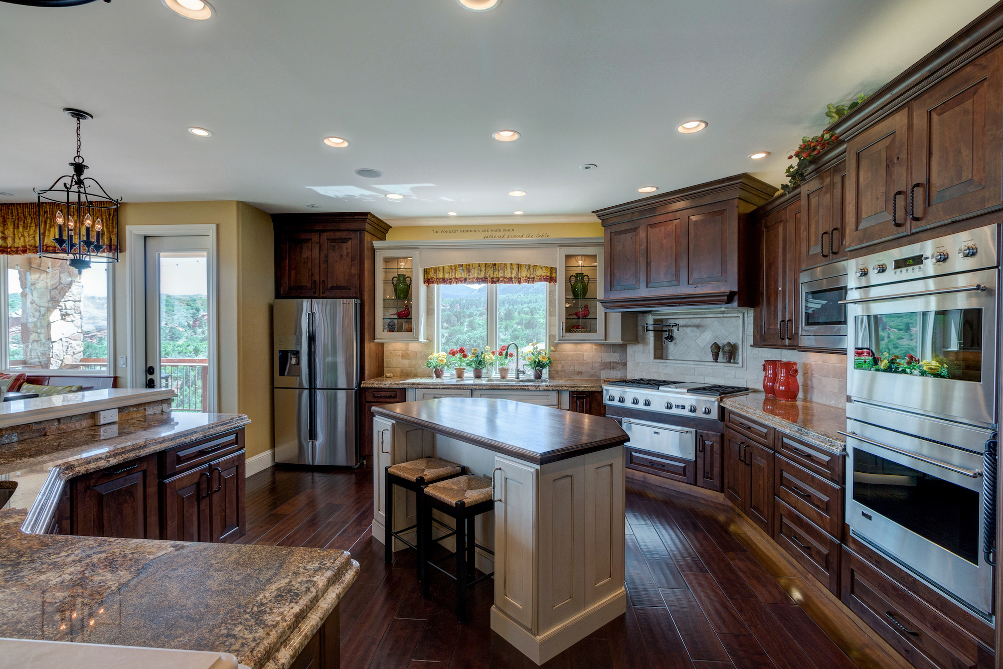 010-Kitchen.jpg