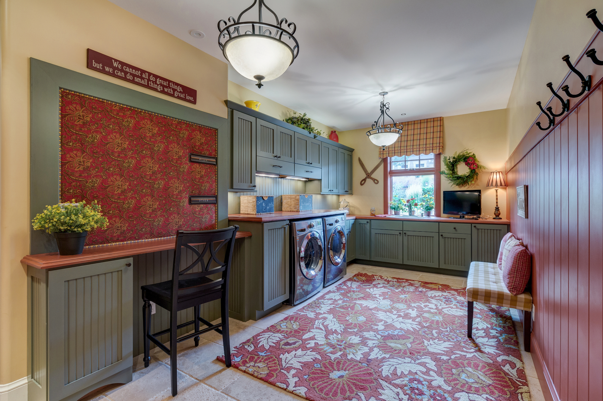 018-Incredible laundry room.jpg