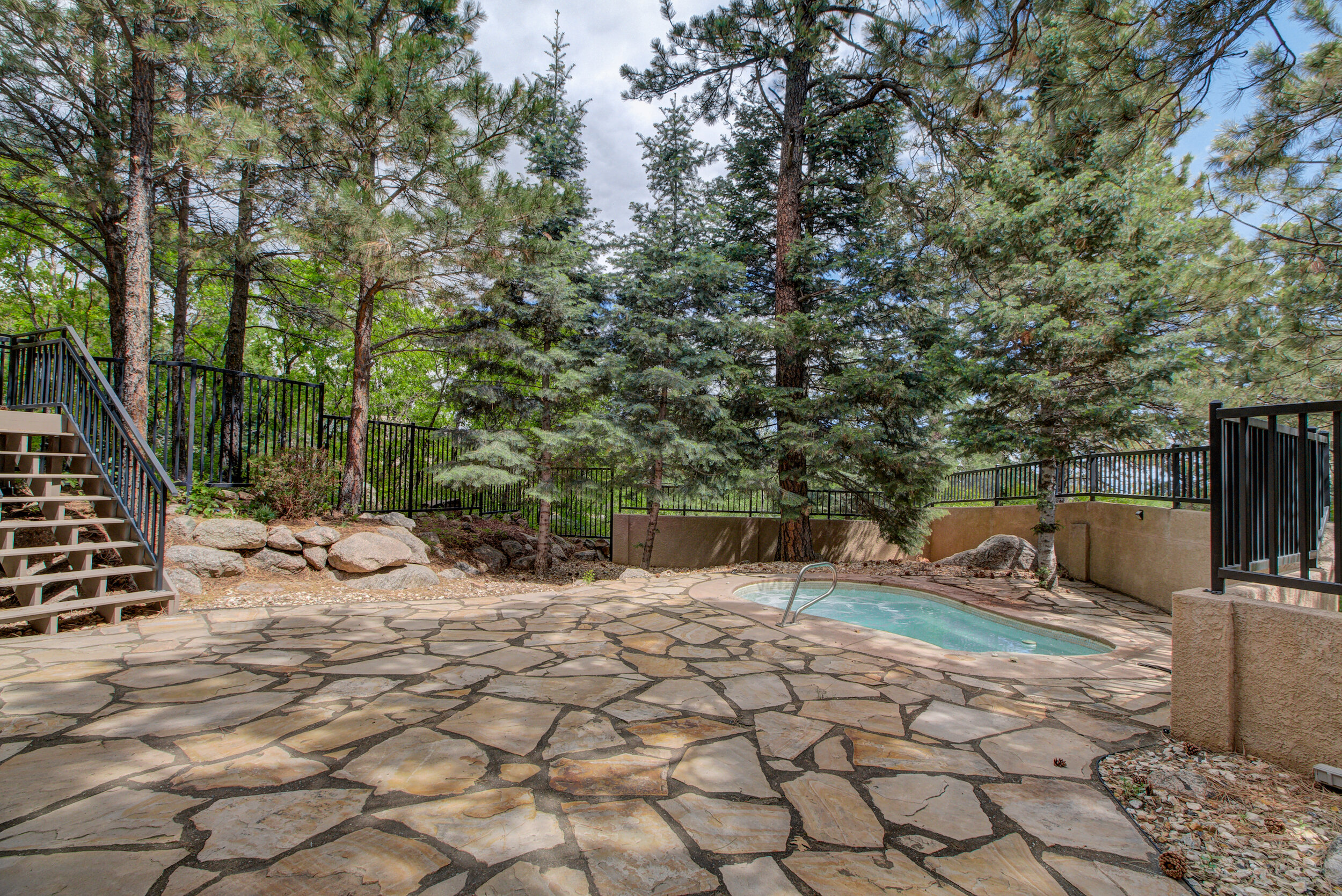 31-Backyard.jpg