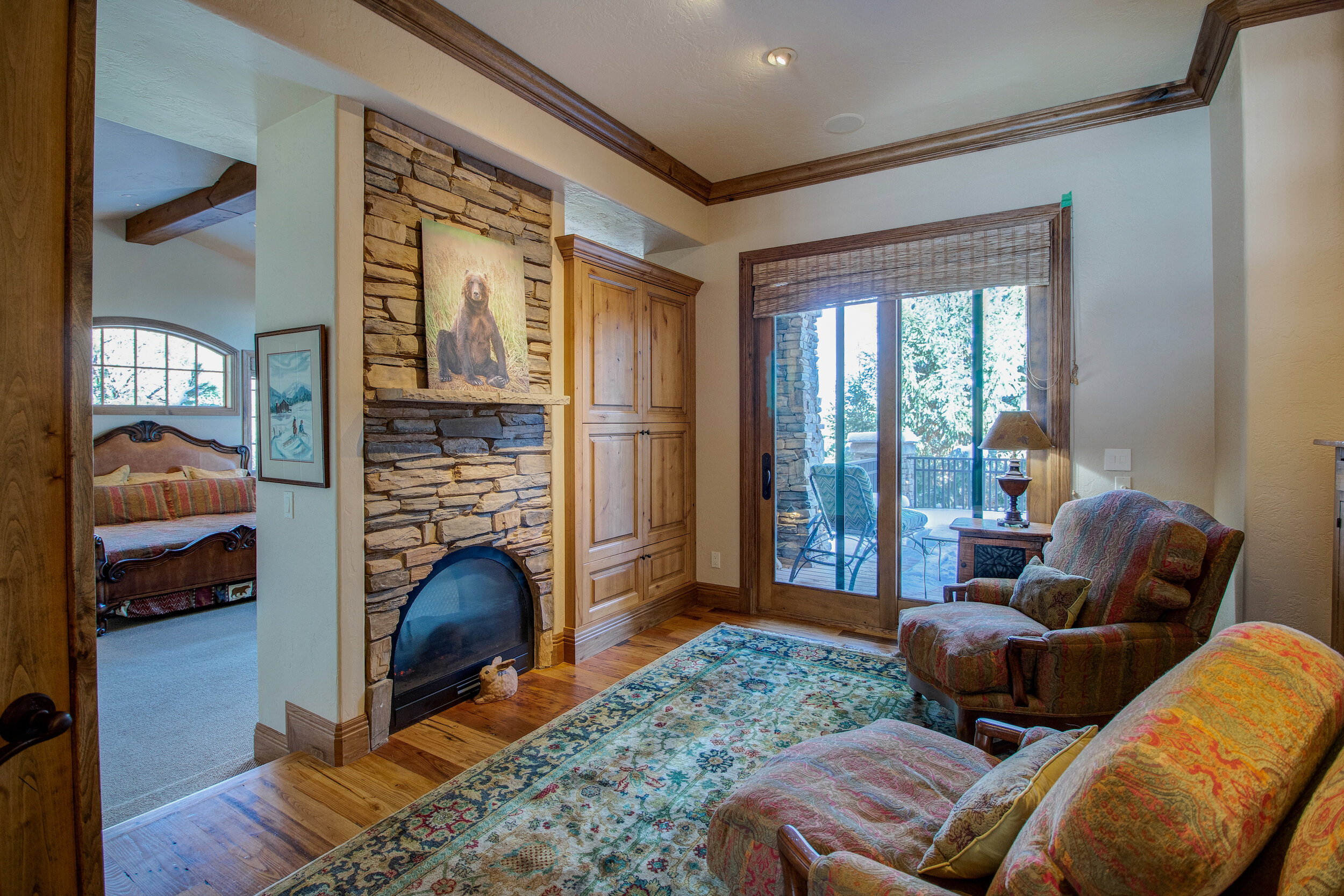 14-Sitting Area in Master Bedroom.jpg