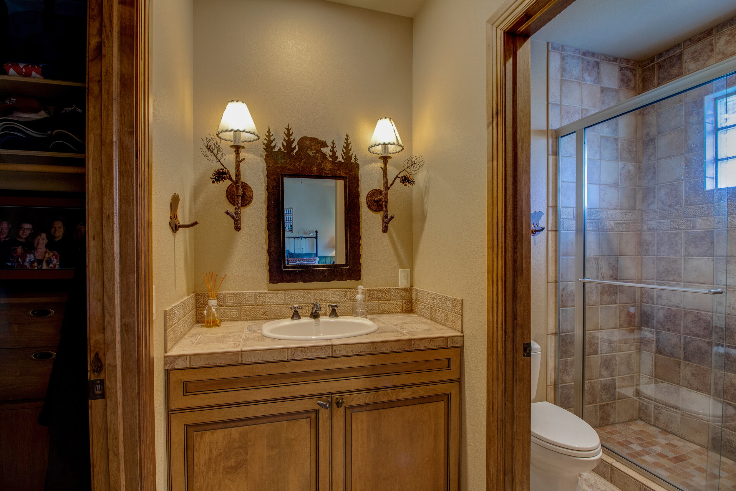 22-Guest Bathroom 1.jpg