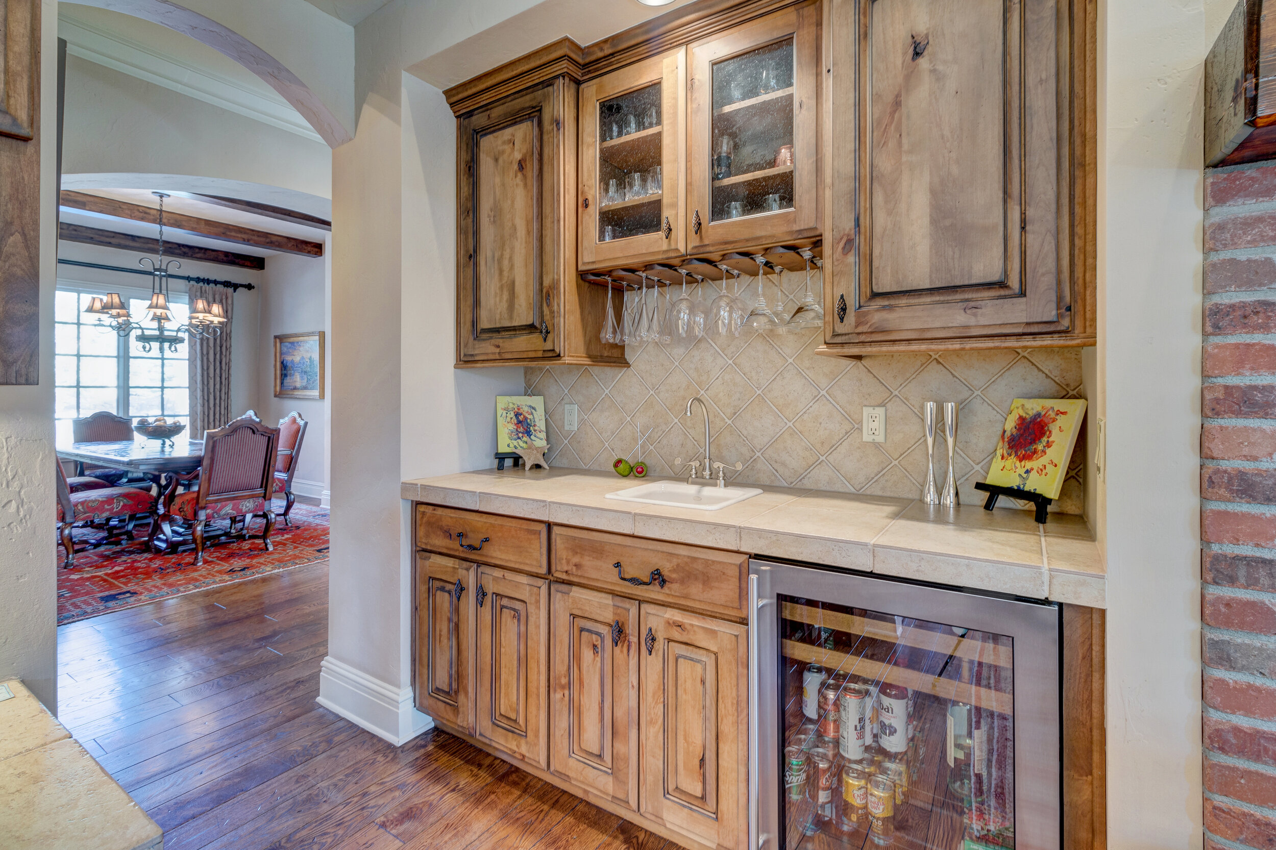 010-Kitchen wet bar area w wine cooler + sink-BroadlakeVw4935.jpg