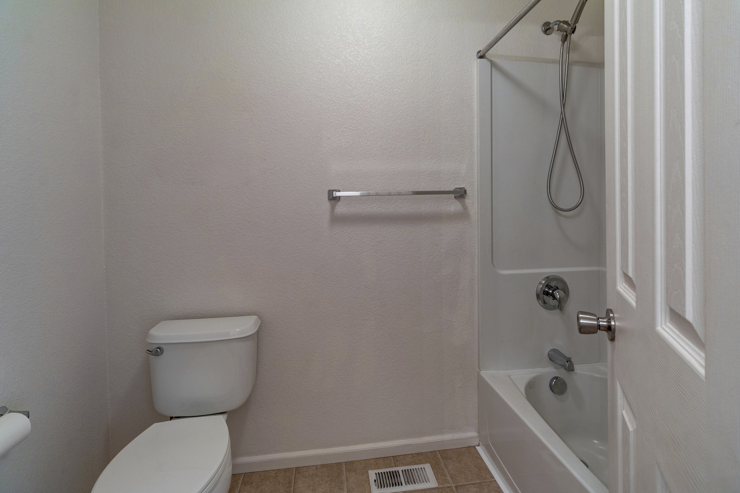 019-Guest Bathroom.jpg