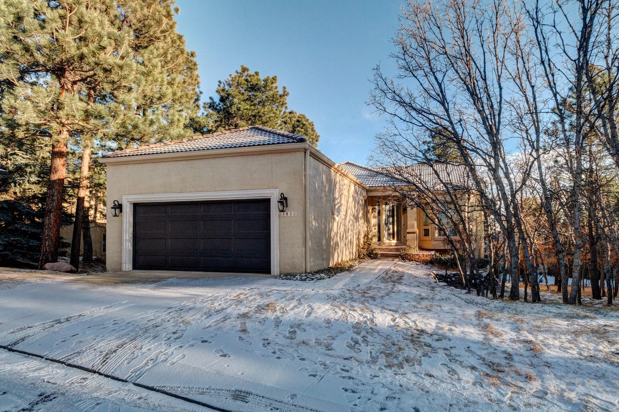 002-Front of home.jpg