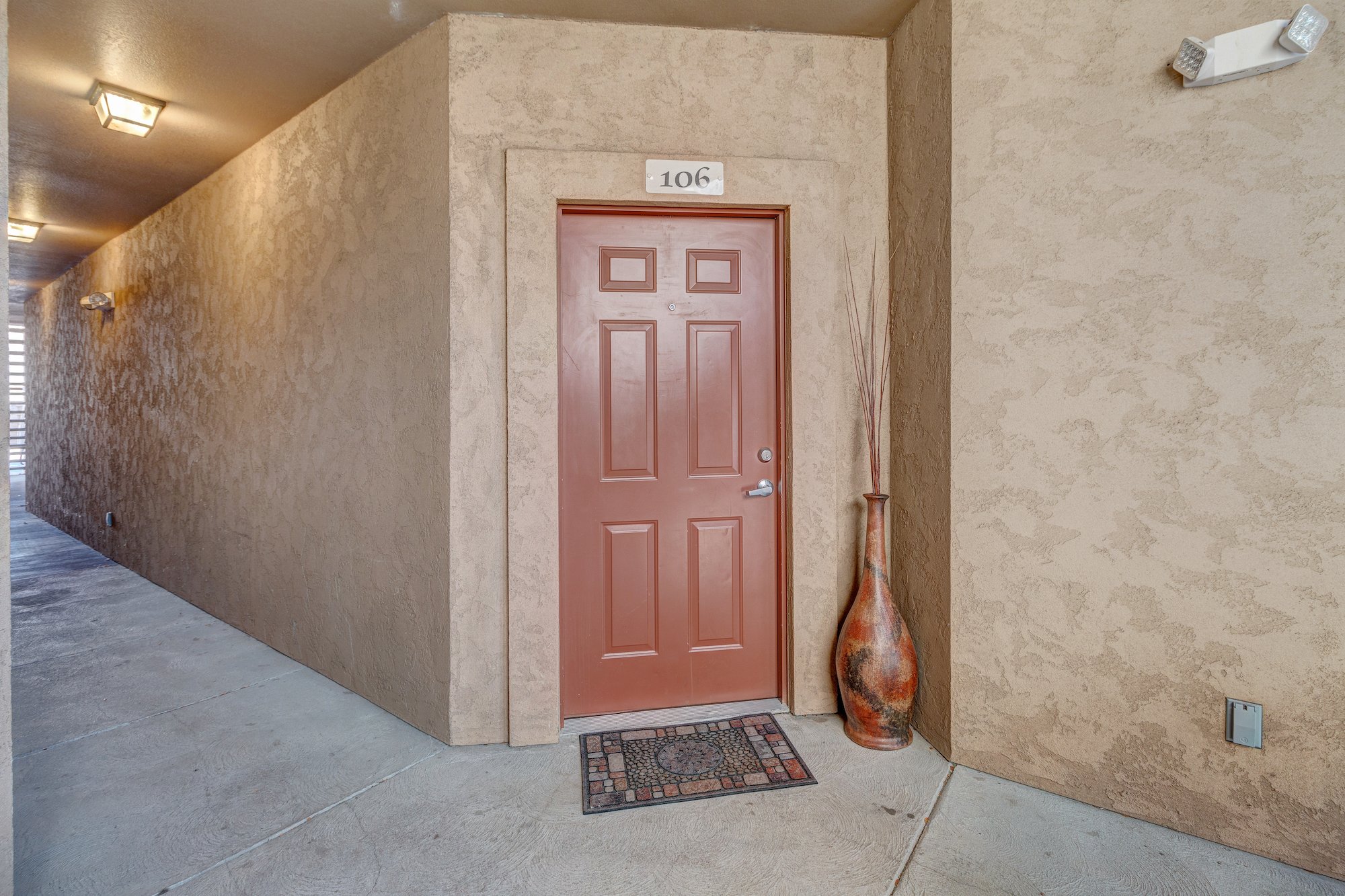 4-Entrance to unit.jpg