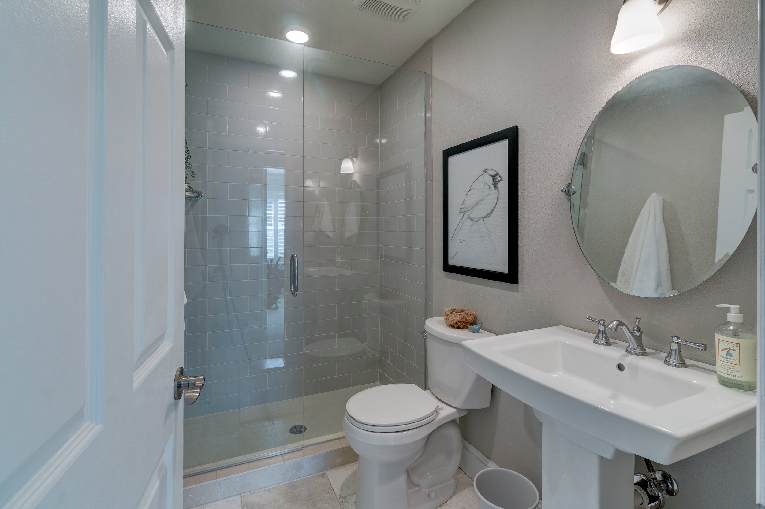 21.8-Guest bath on main level.jpg