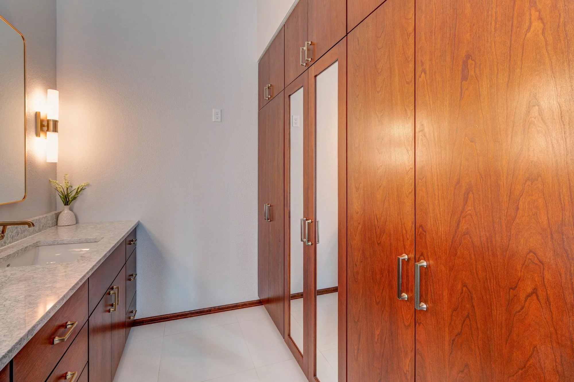 26-More built ins in the bathroom.jpg