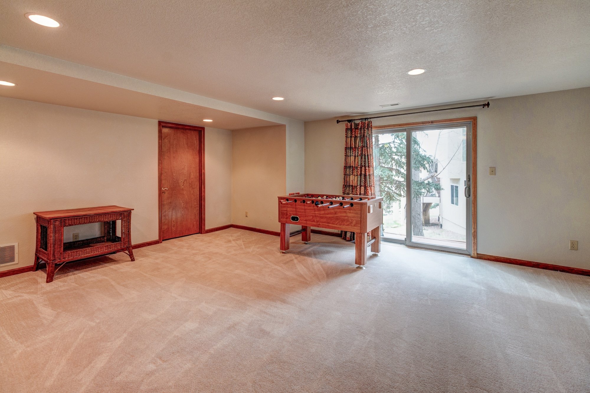 31-LL Rec Room.jpg
