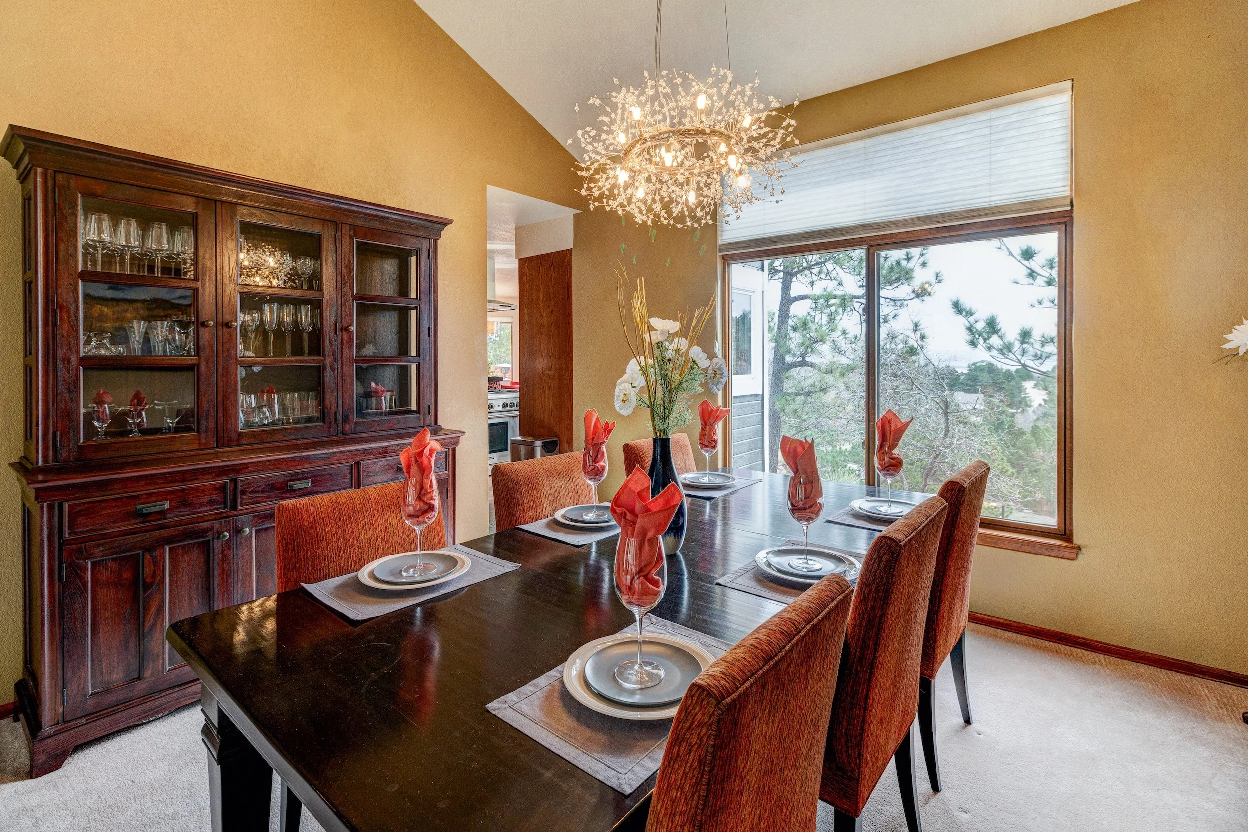 7-Dining Room.jpg