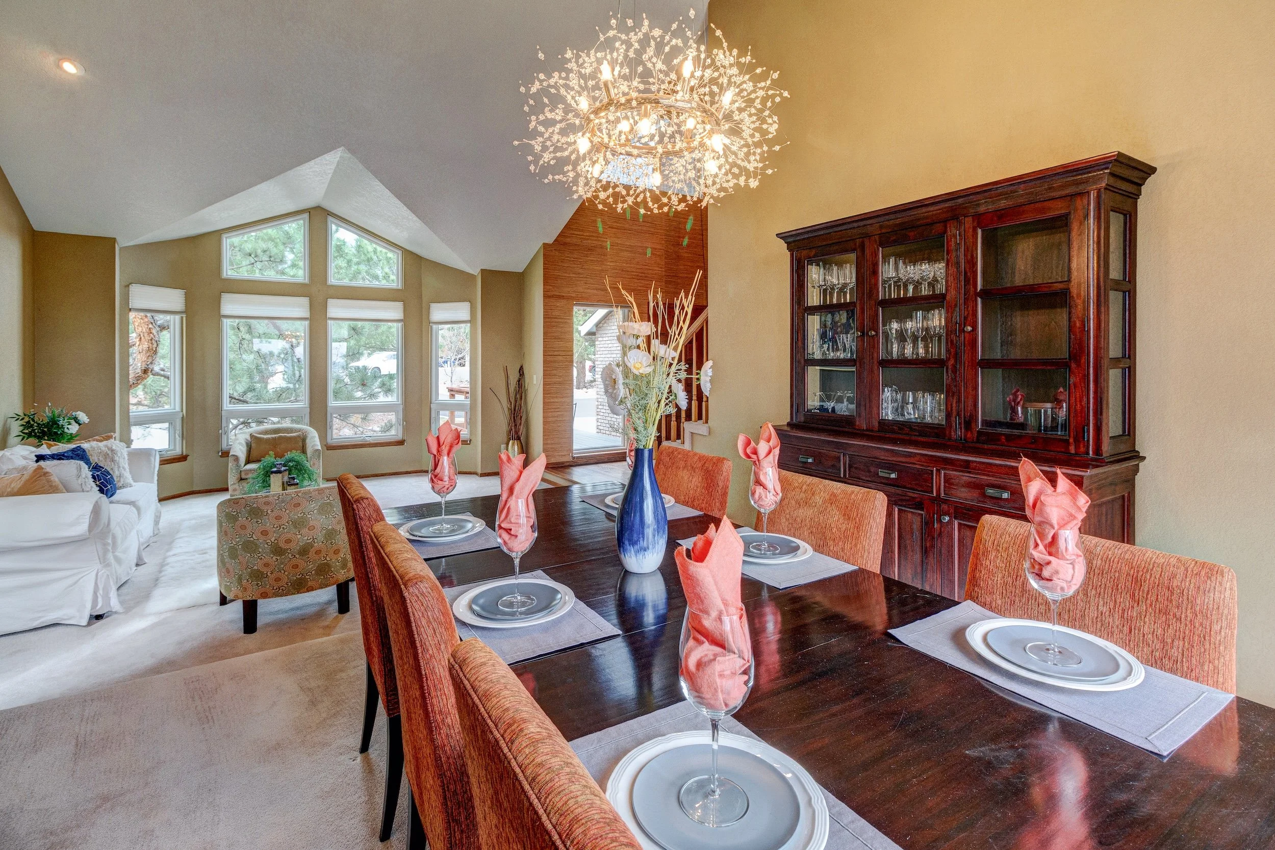 8-Dining Room.jpg
