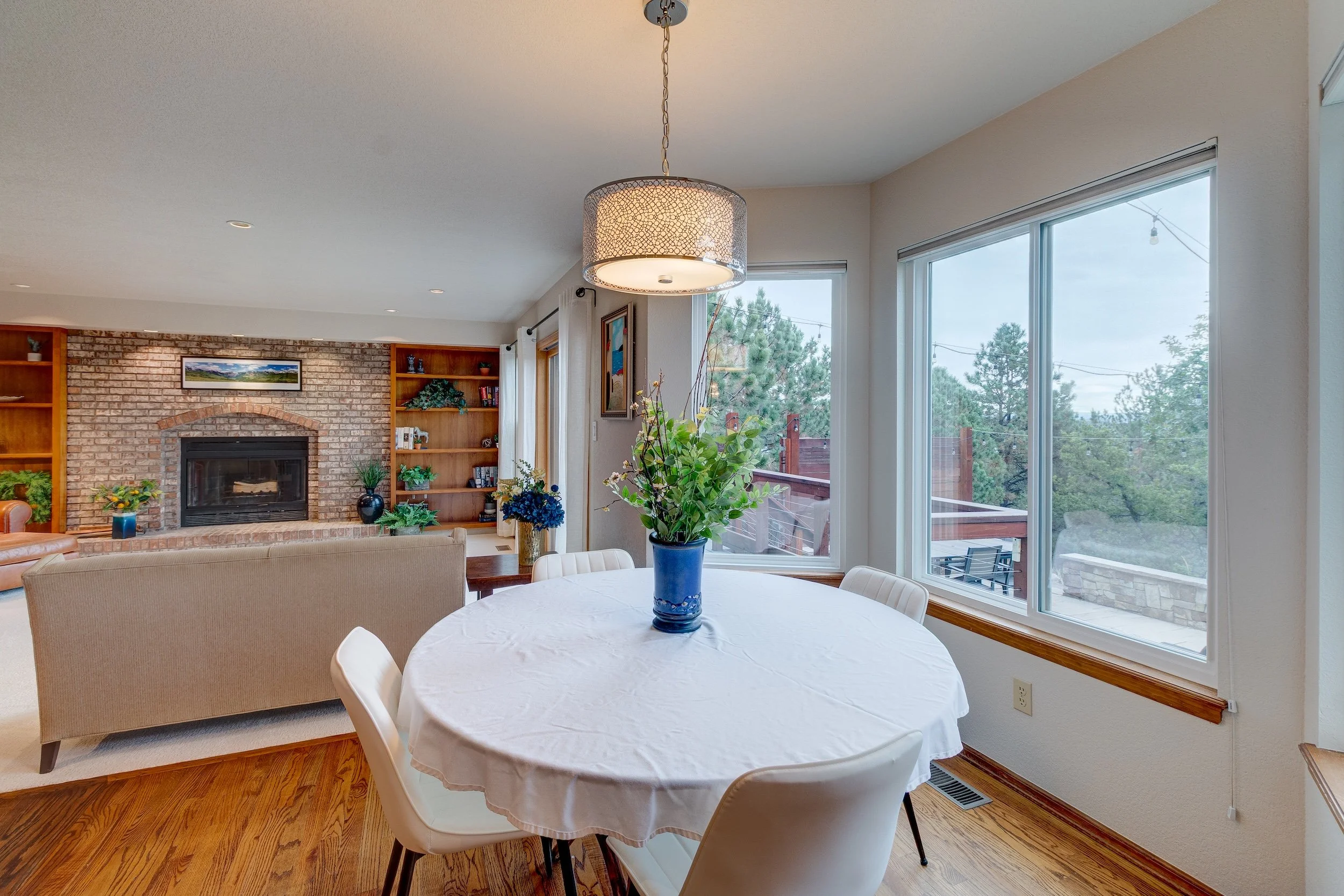 12-Dining area.jpg