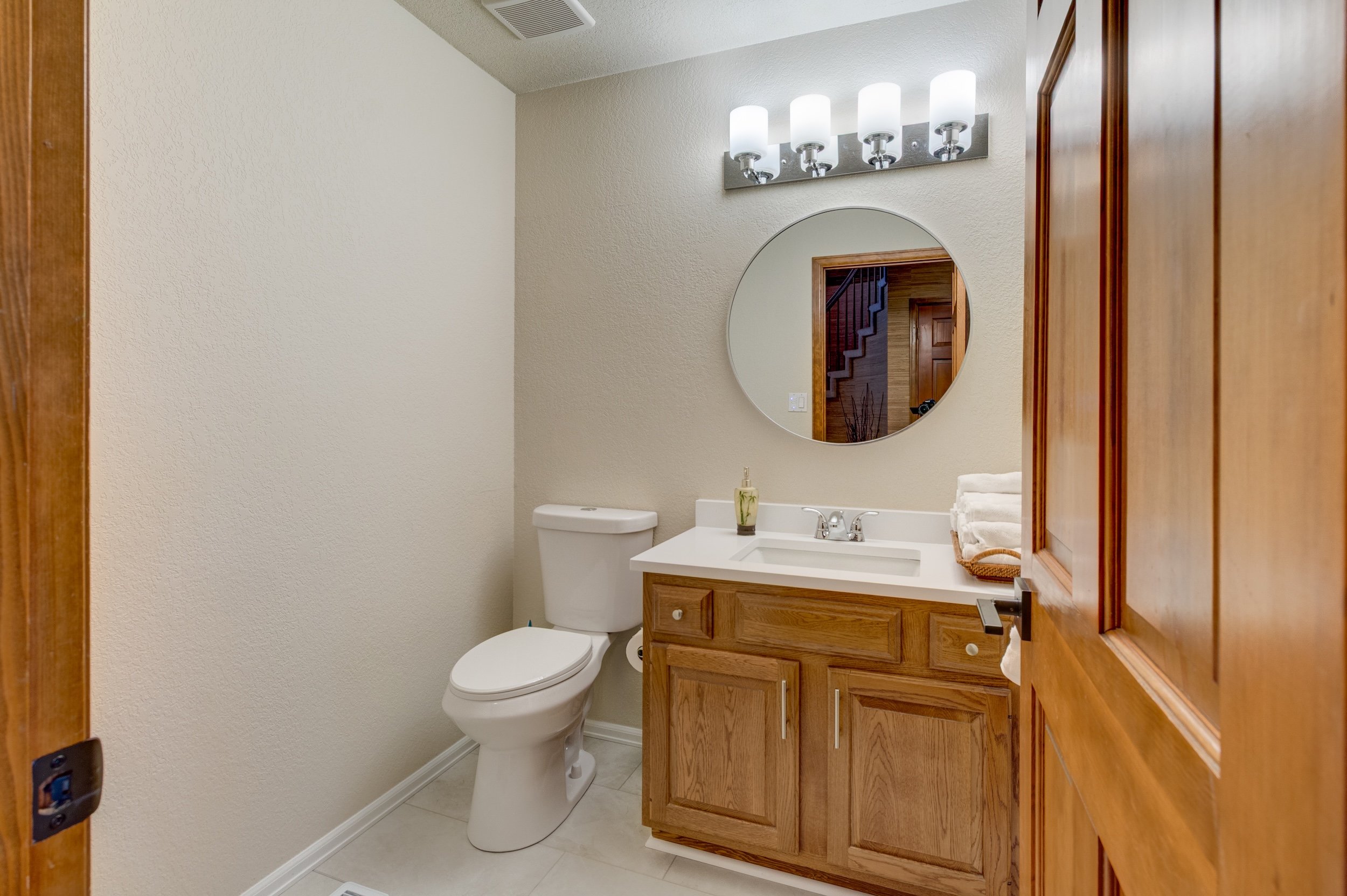 19-Main level powder room.jpg