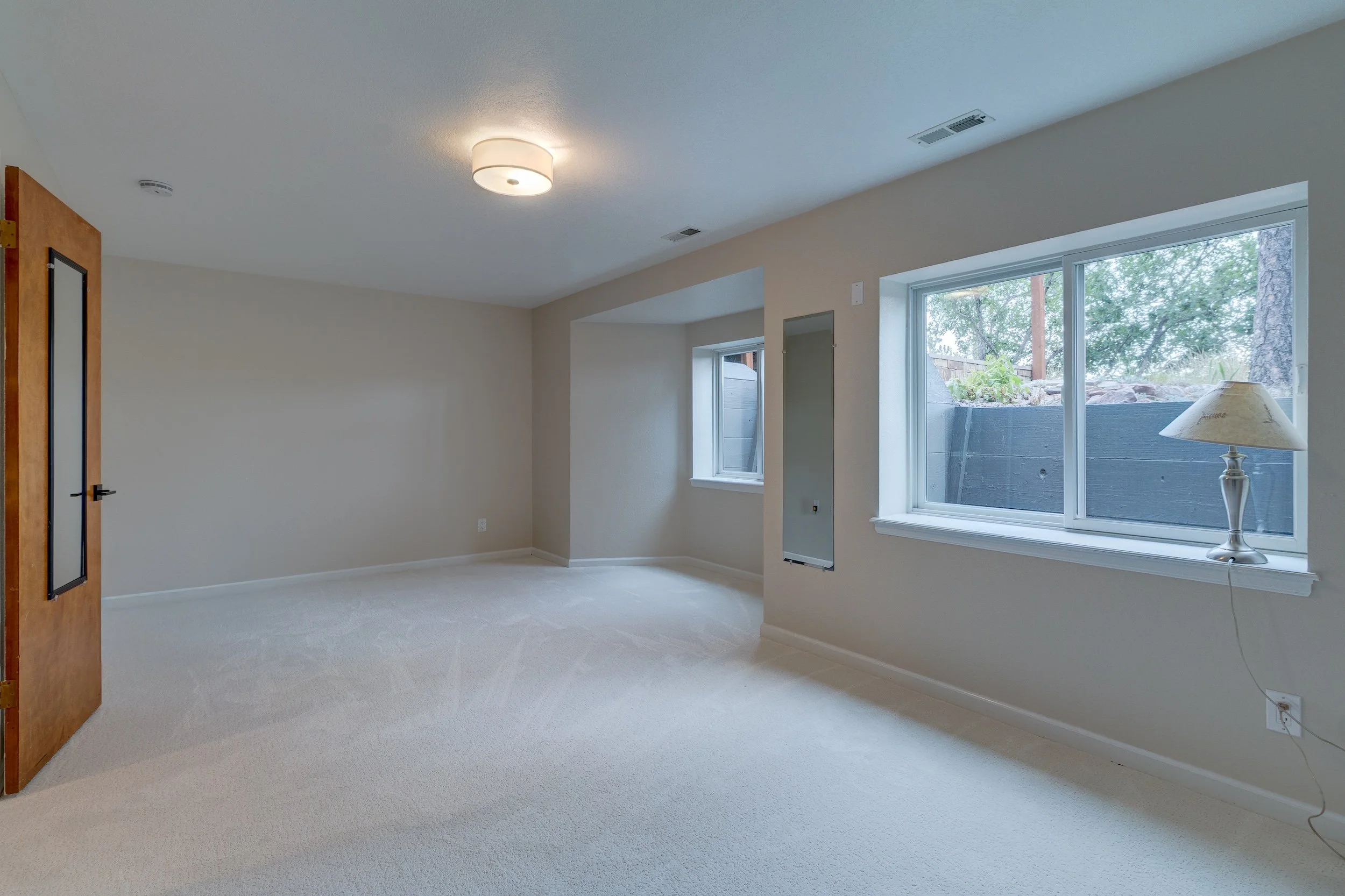 32-LL Bedroom.jpg