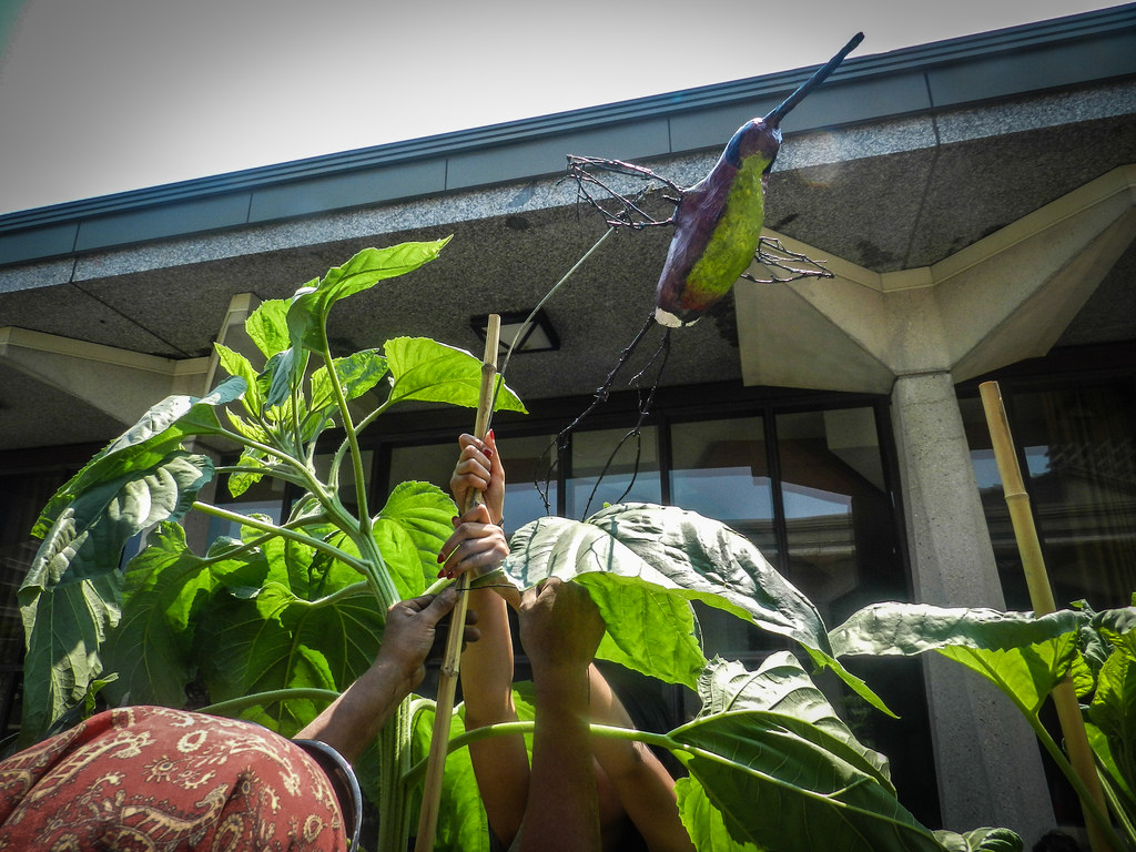 humming bird sculpture